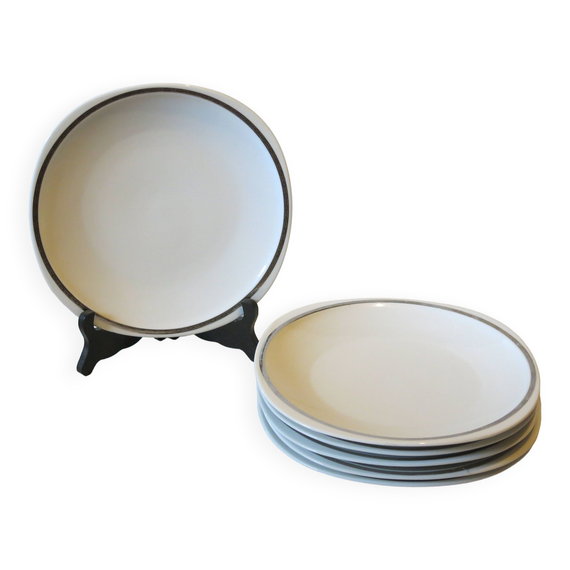 6 Sologne porcelain dinner plates in very good condition