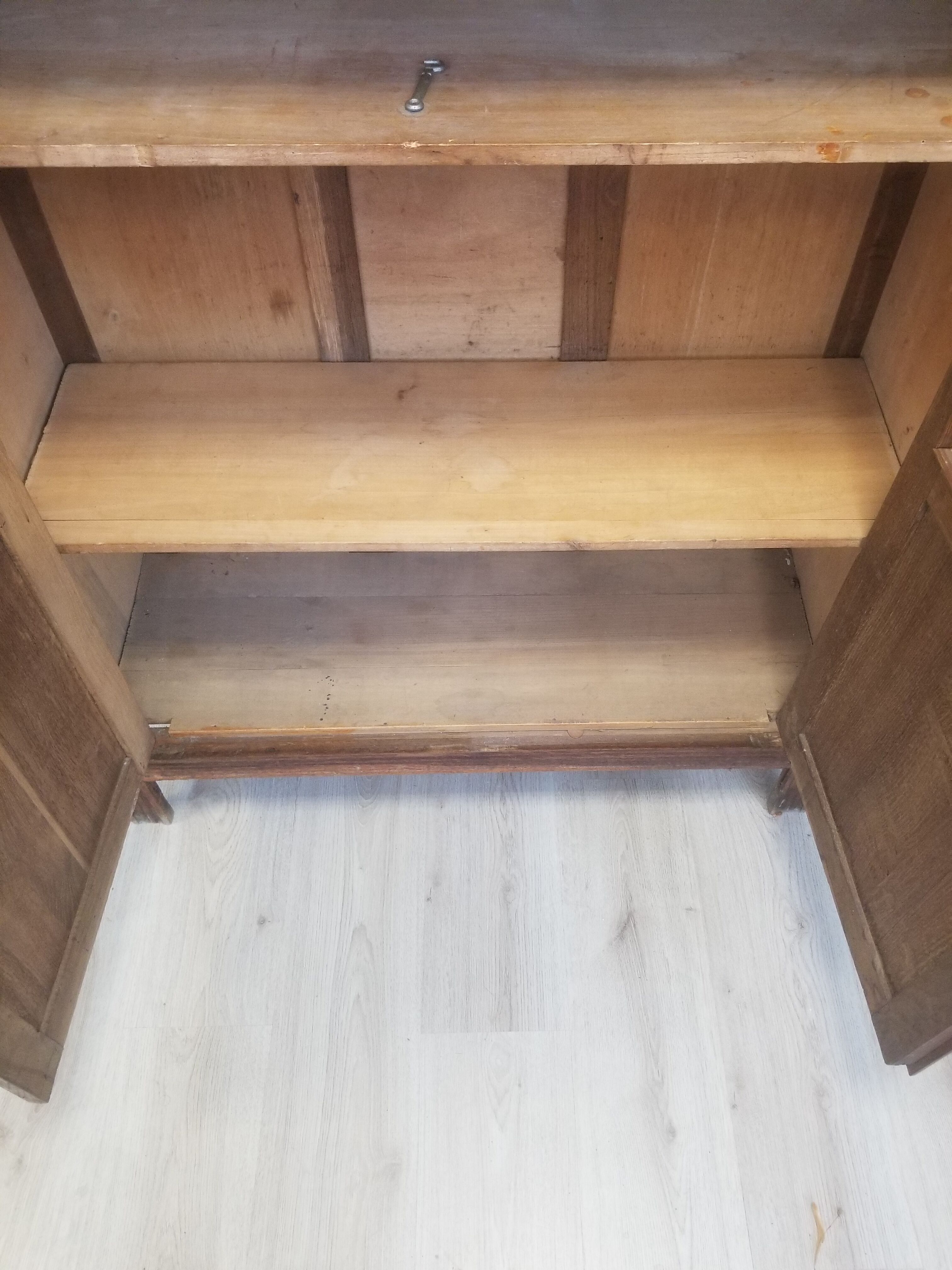 Glass cabinet