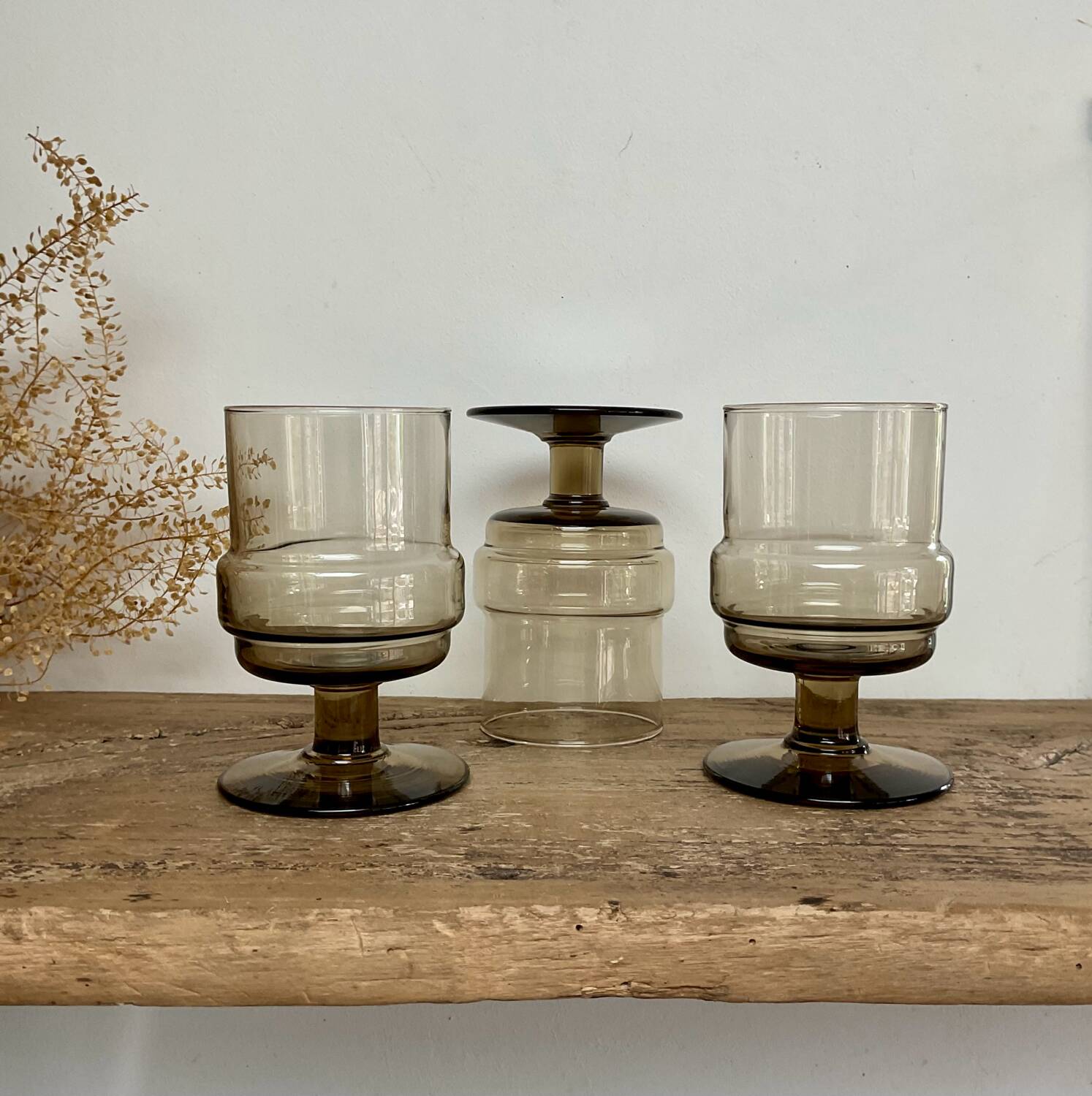 3 “Willem Heesen” smoked glass glasses