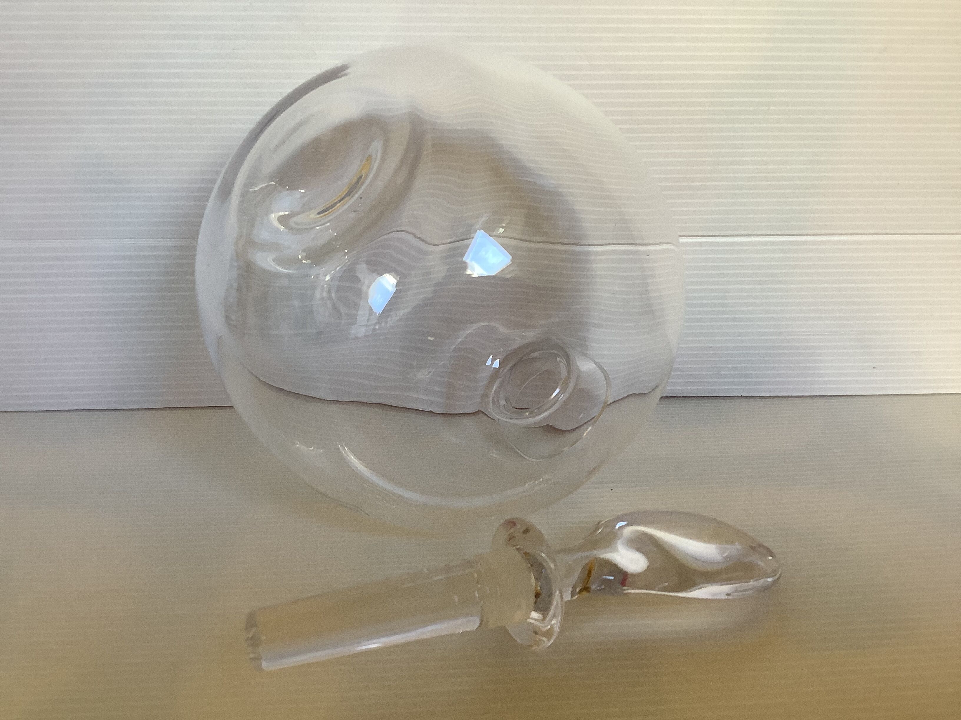 Apple-shaped carafe