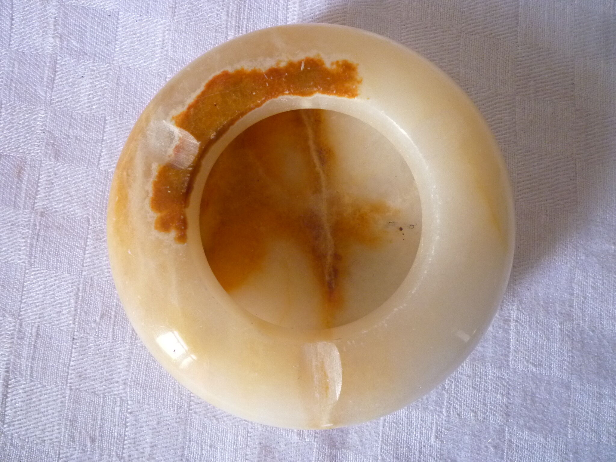 White marble onyx ashtray