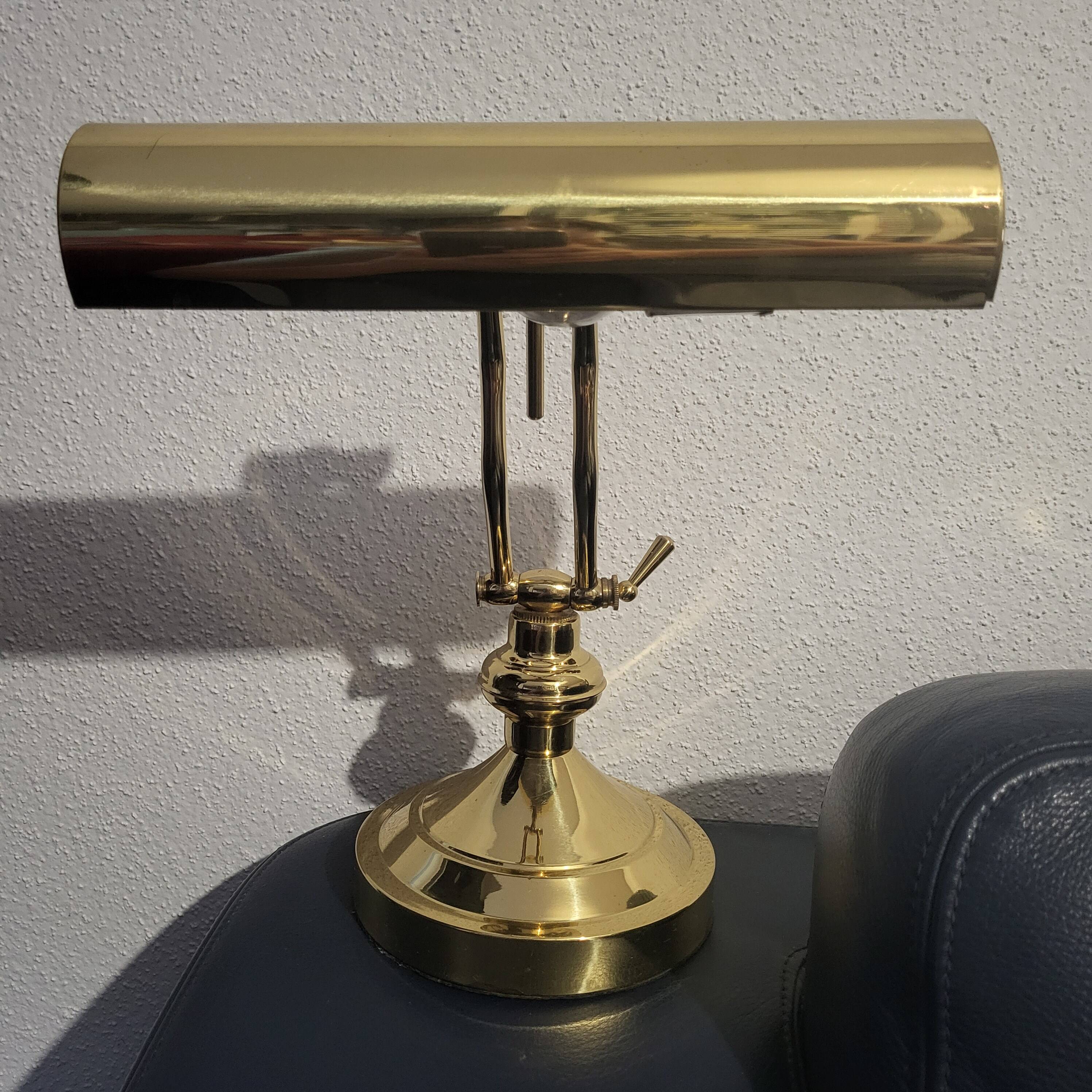 Notary, banker's lamp