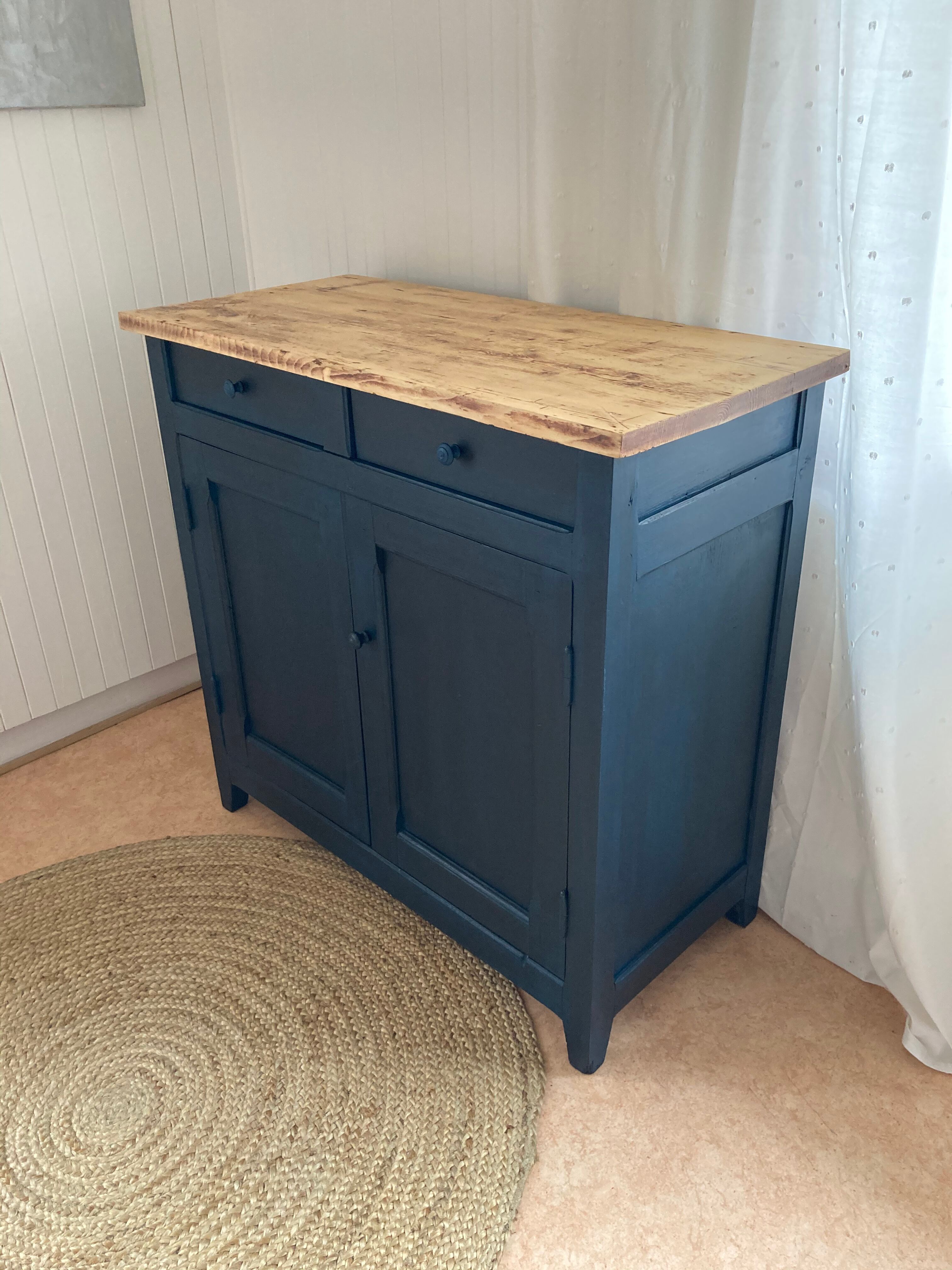 Blue parisian buffet