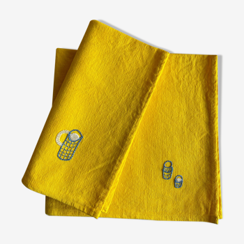 Set of 2 embroidered towels, lemonade