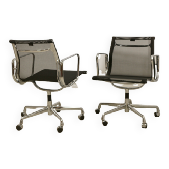 Set of 2 Charles and Ray Eames armchairs by Vitra model EA 117
