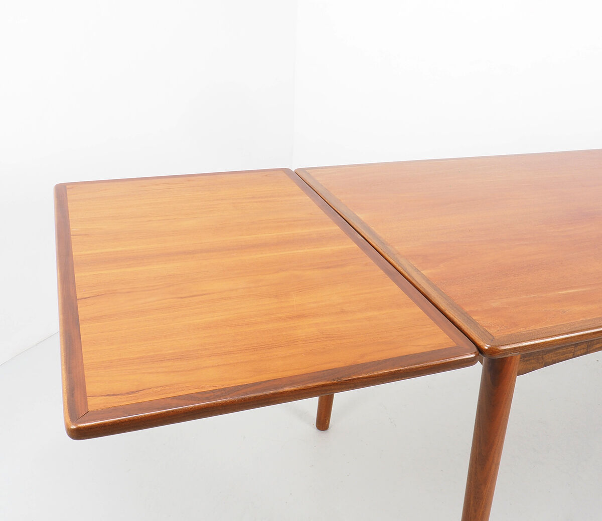 Table extensible en bois de rose de conception danoise, 1960