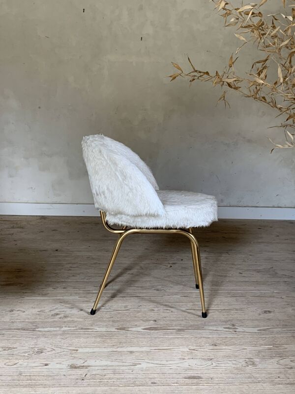 Chaise cocktail vintage moumoute blanche