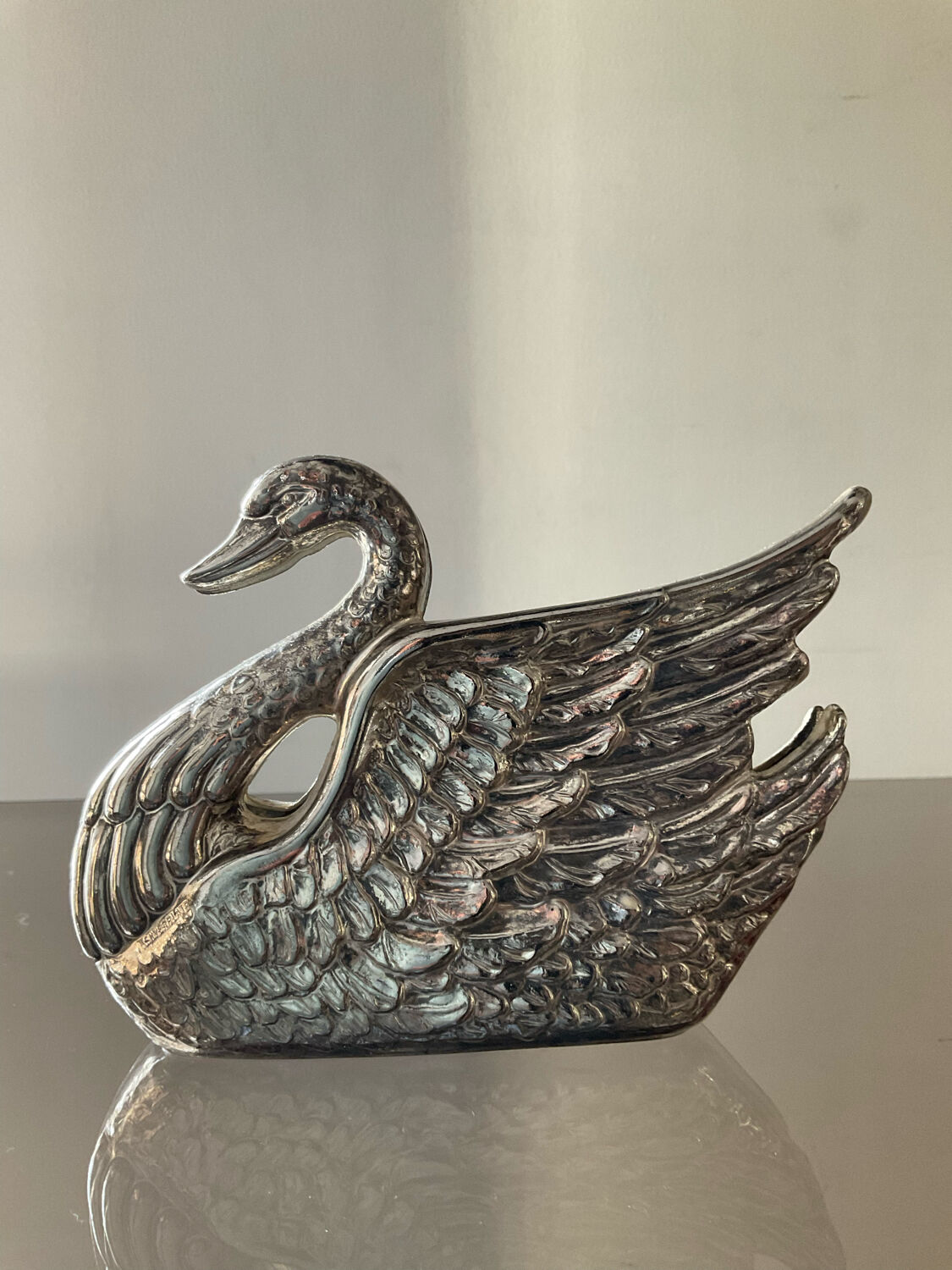 Vintage swan letter holder in silver metal