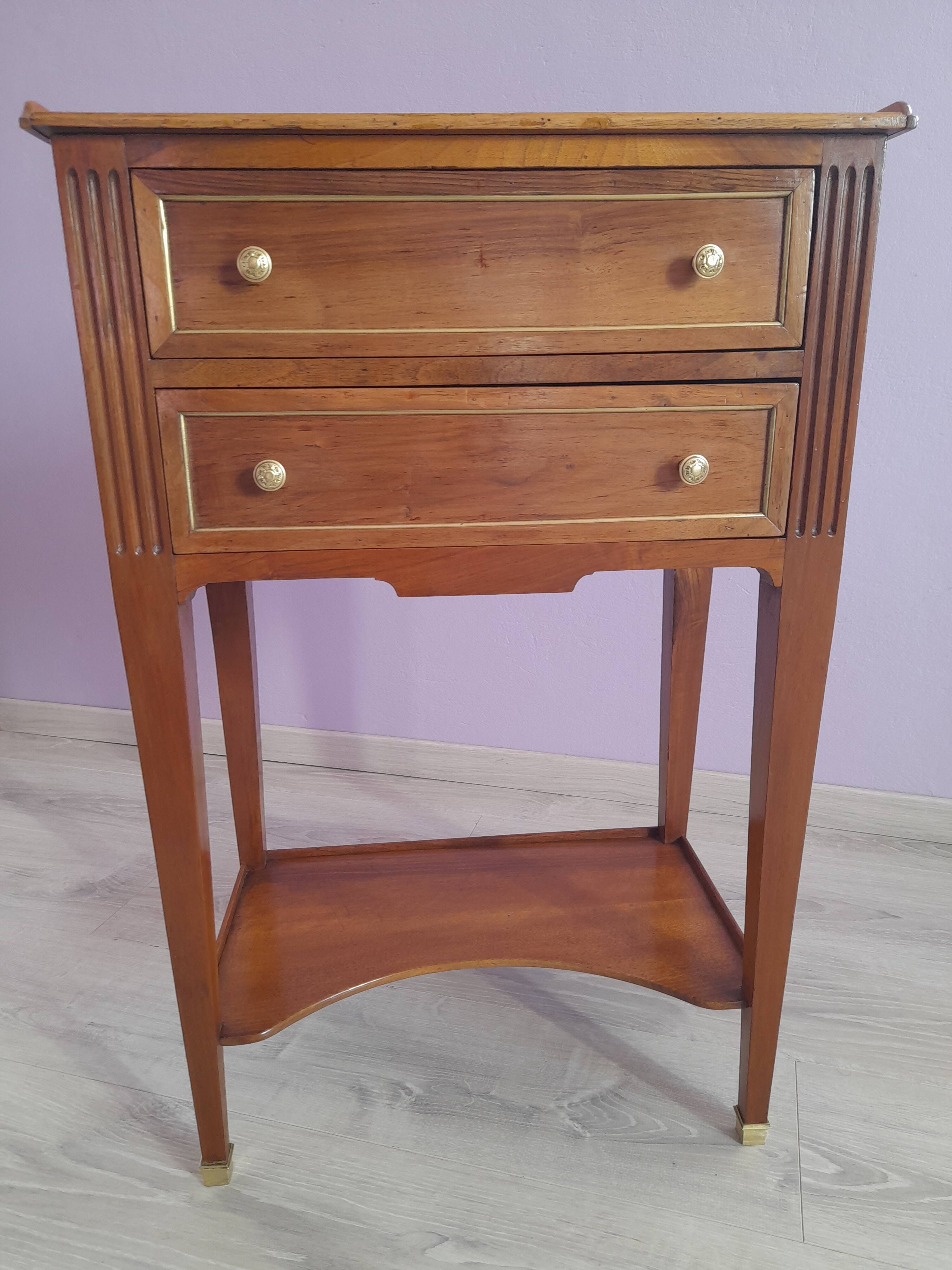 Louis XVI chest of drawers