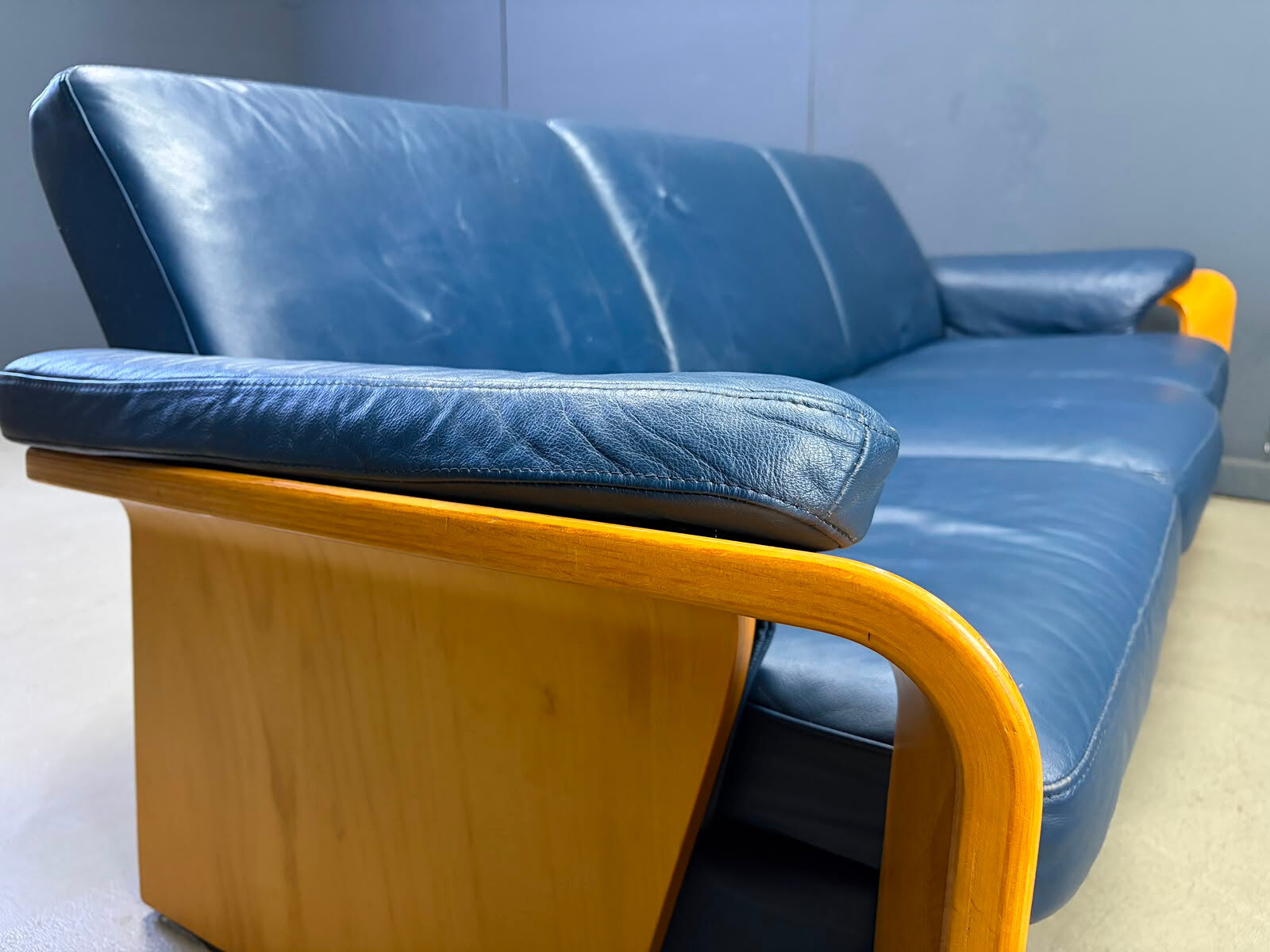 Vintage Pegasus 3 seater reclining sofa by Ekornes, Norway, 1990s