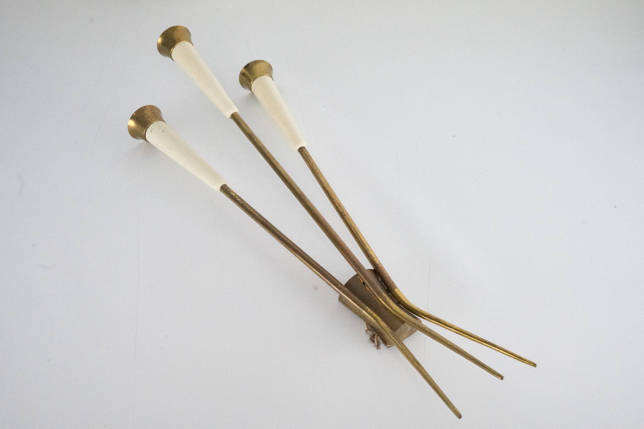 Mid-Century pair of large brass sconces attributable to Stilnovo. Italy 195