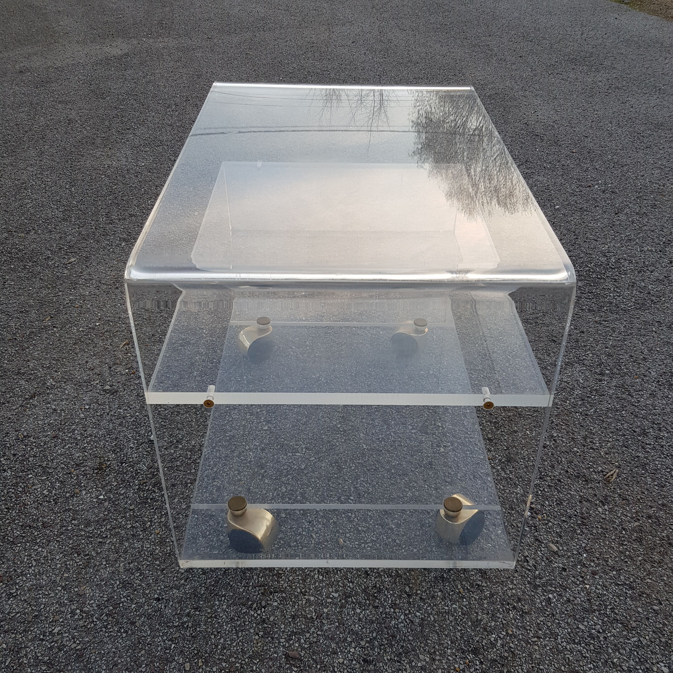 Meuble TV en plexiglass