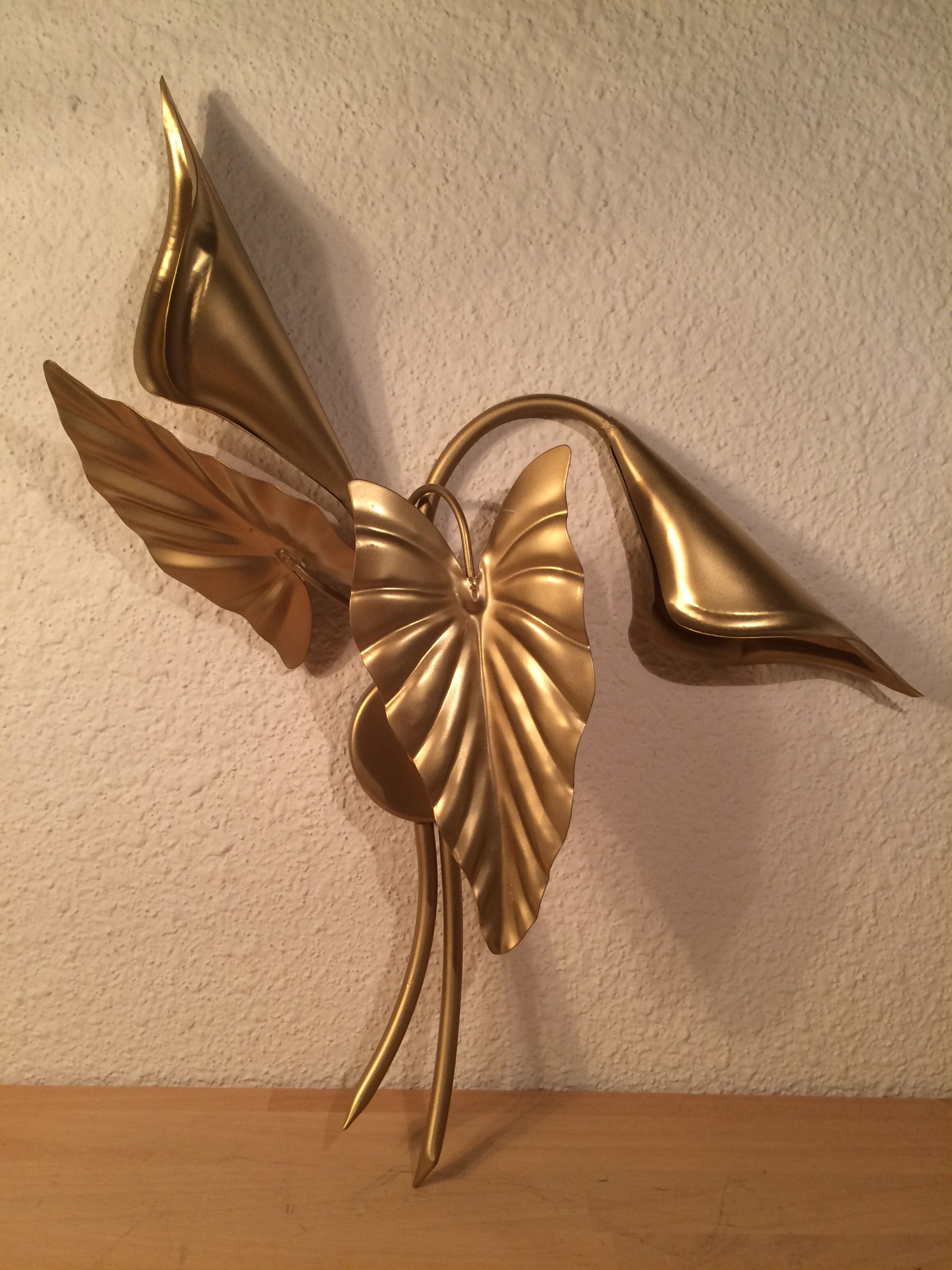 Vintage golden metal flower wall lamp