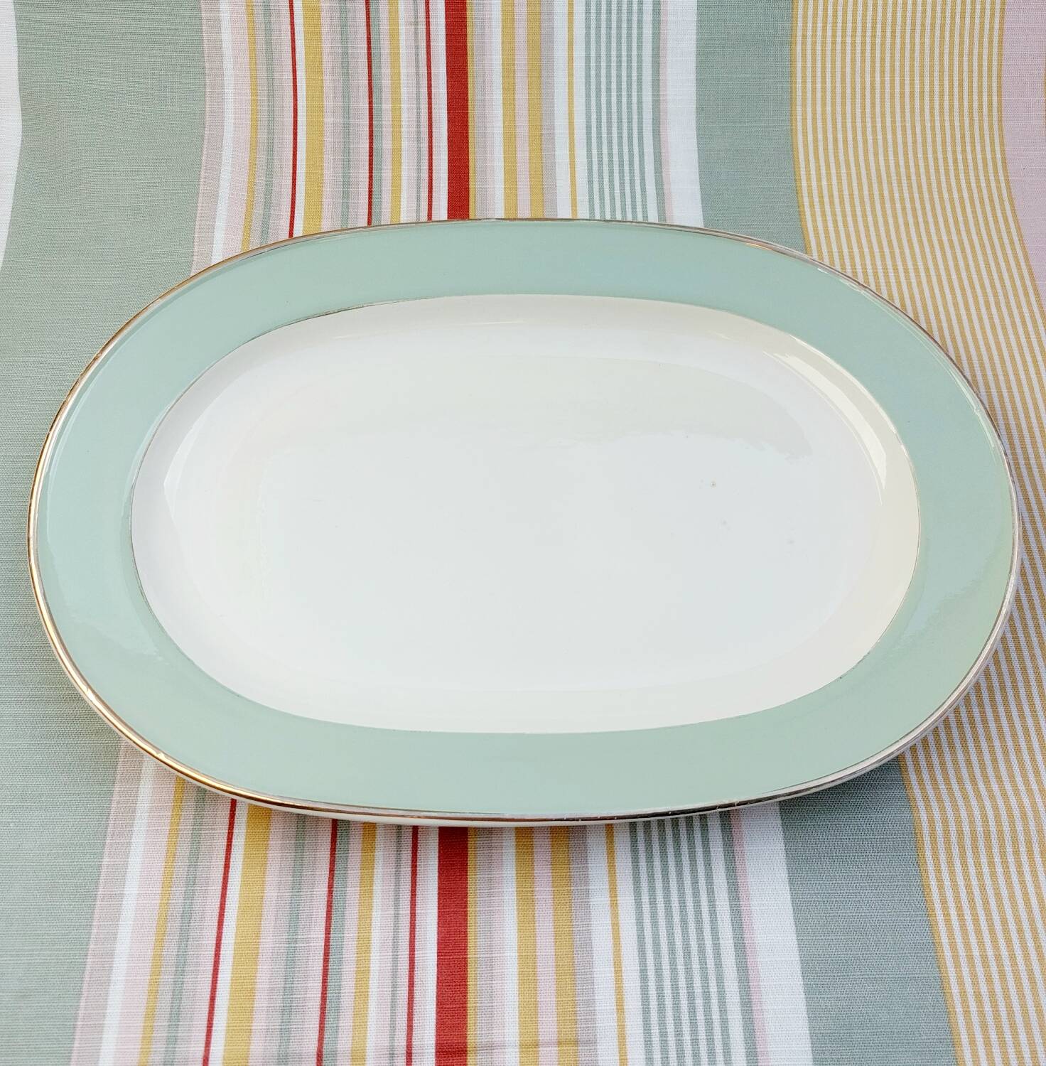 Plat de service ovale Villeroy & Boch vert celadon