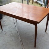 Table d'inspiration scandinave