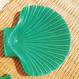 2 green ceramic scallops