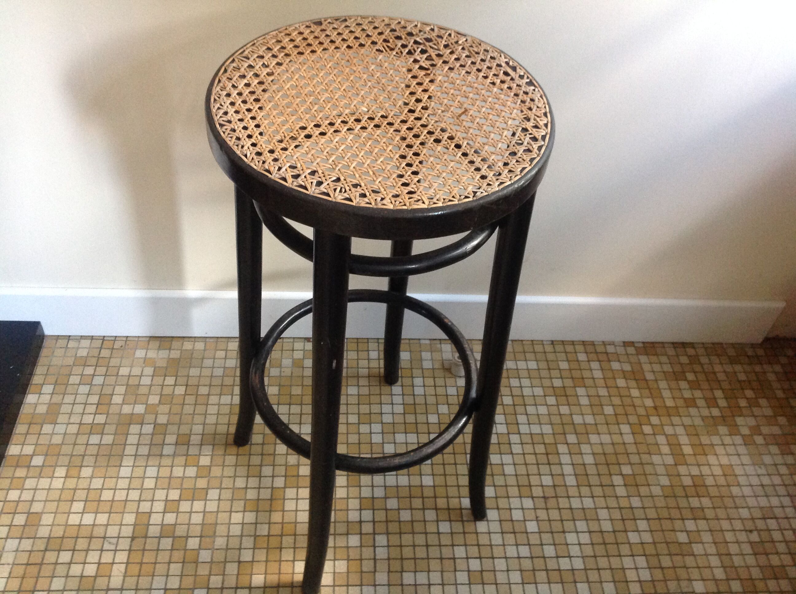 Bar stool