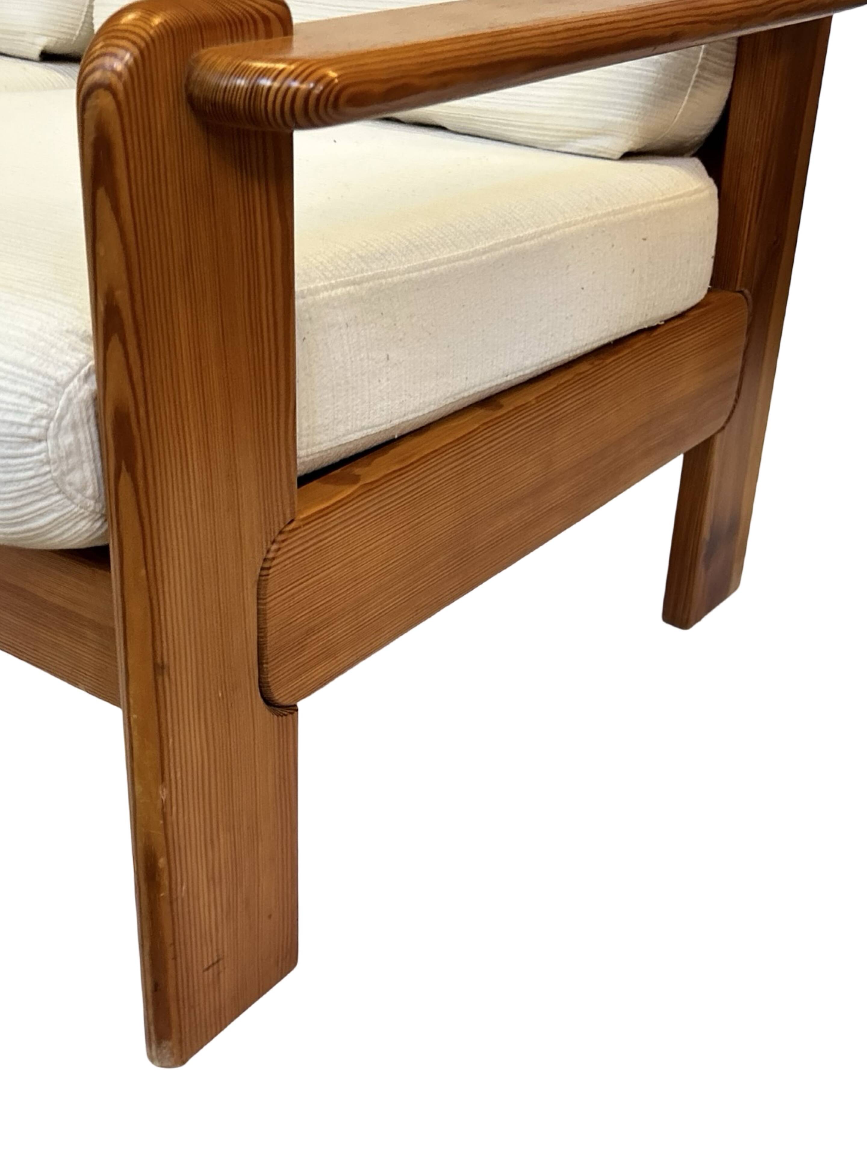 Canapé vintage deux places en pin des années 70 au design minimaliste