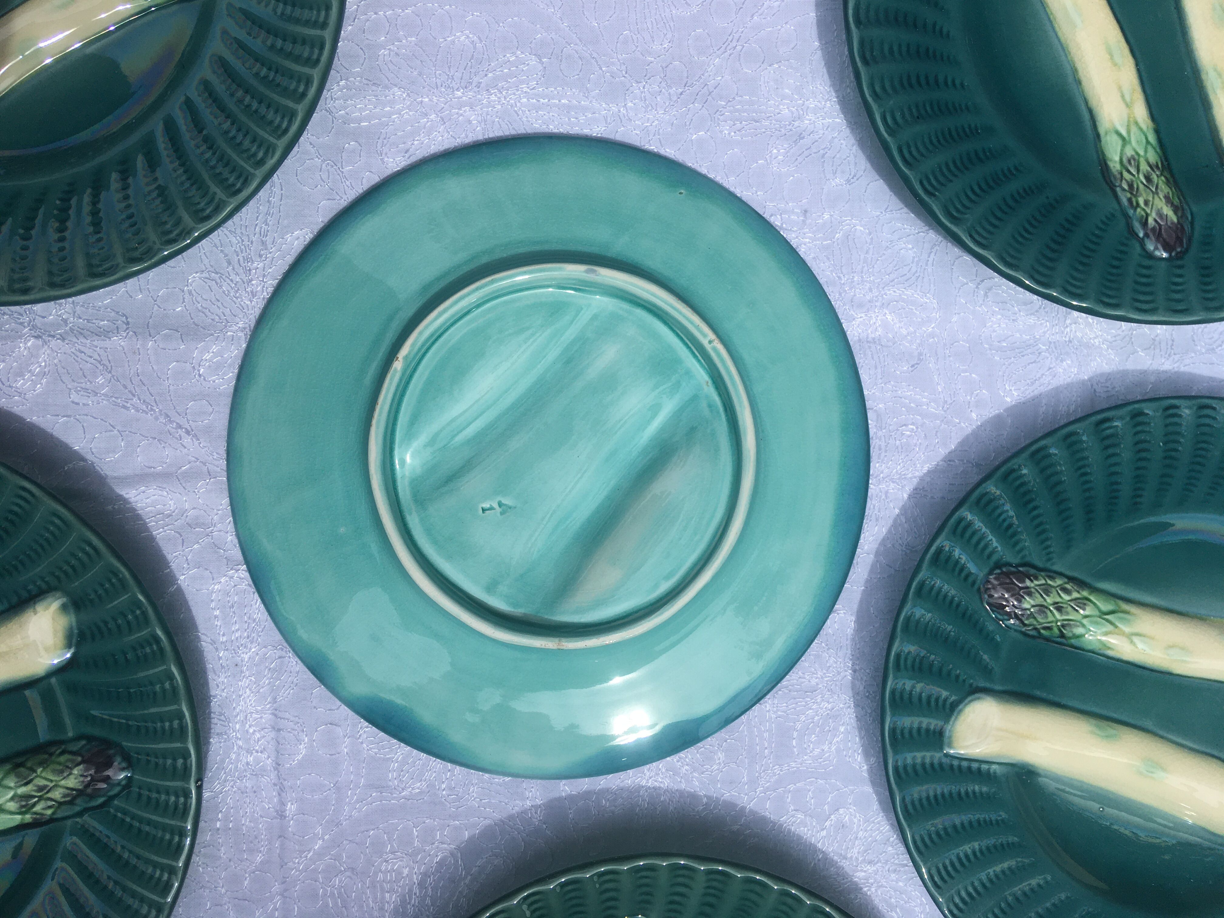 6 asparagus plates in dabbling