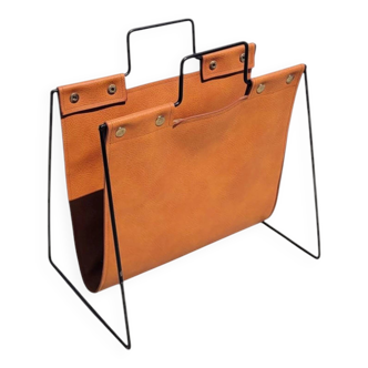 Magazine rack in tan leather and black metal