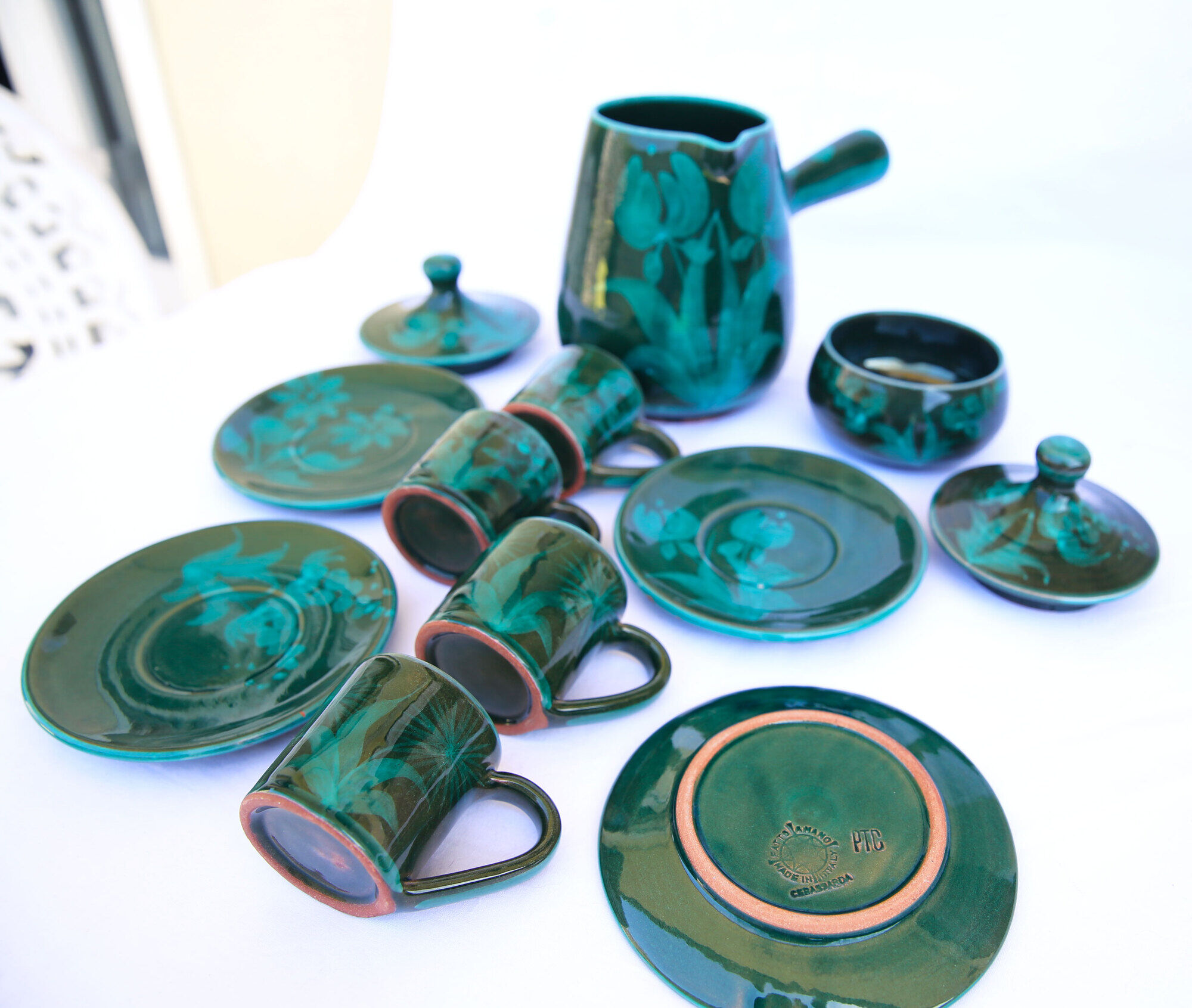 Teapot or chocolatier, its sugar bowl and its 4 cups of Italian ceramic Cerasarda