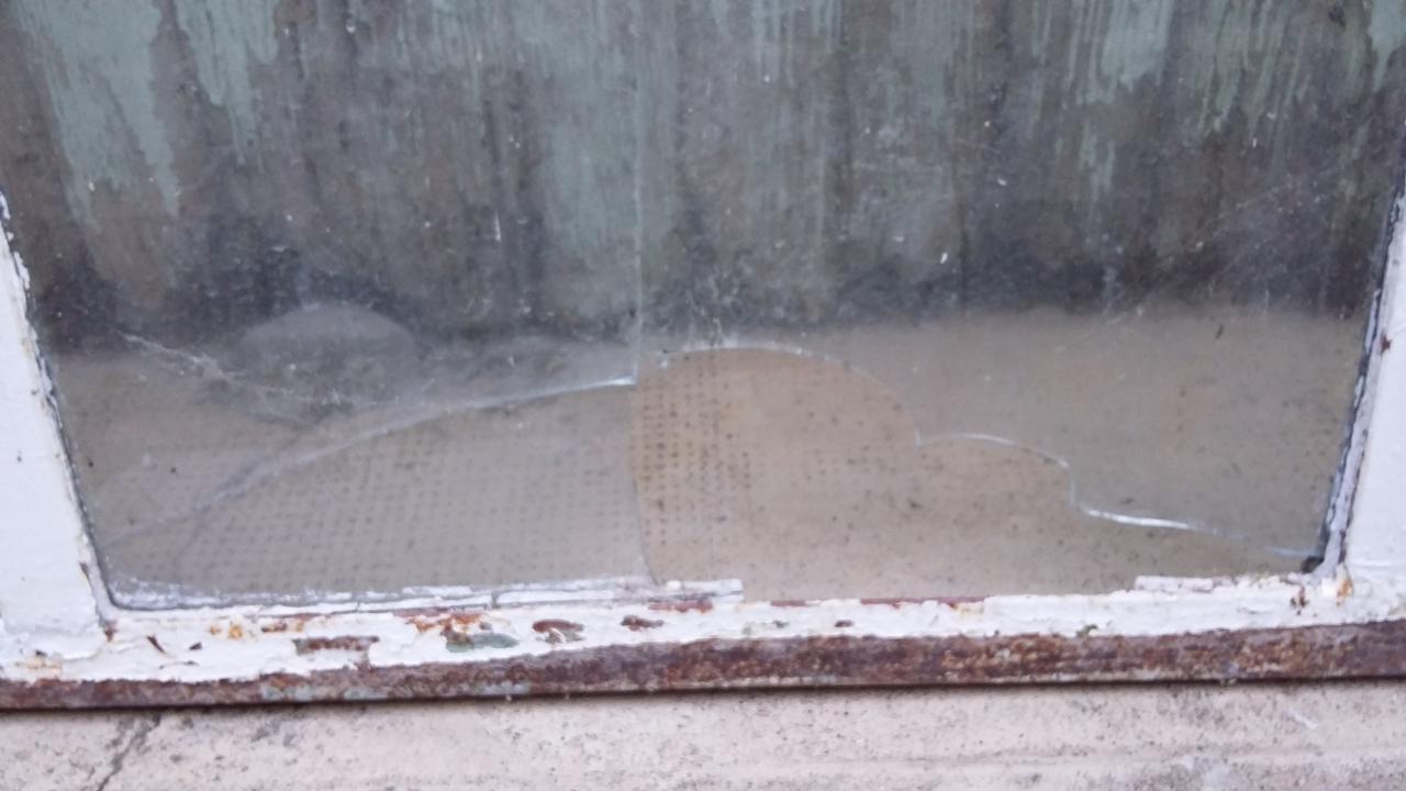 Workshop glass 207 x 141