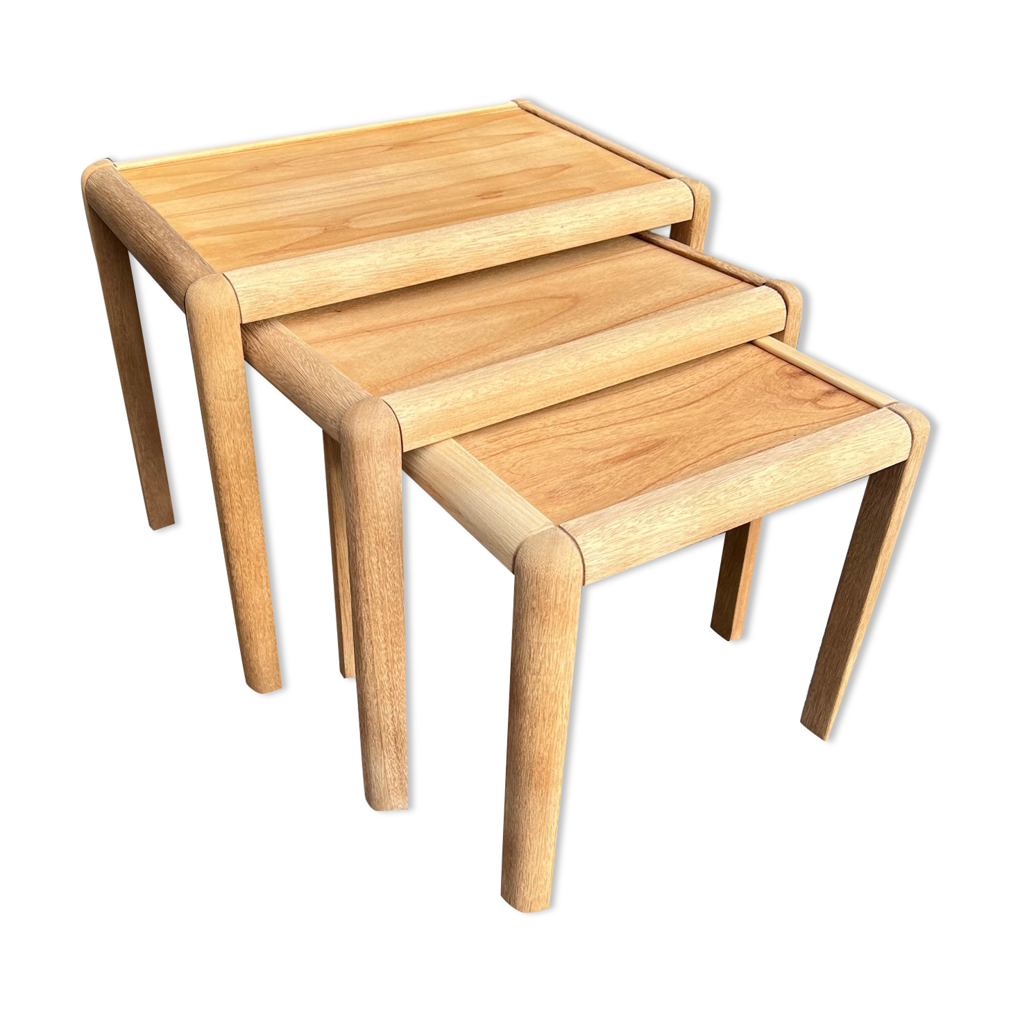 3 vintage nesting coffee tables