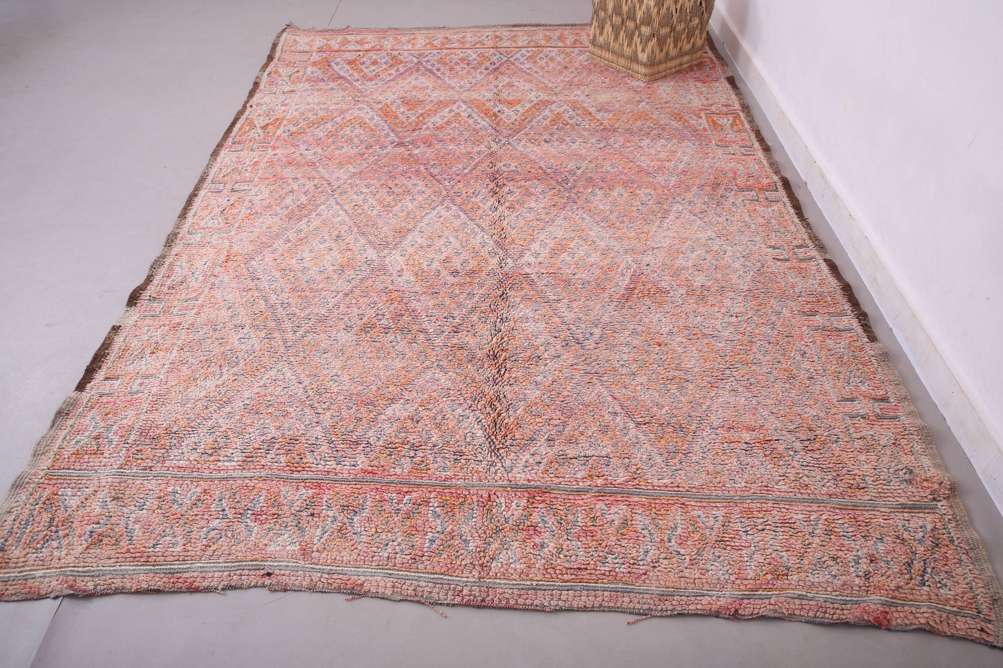 Pink Vintage Moroccan Rug 205 x 303 cm, Berber Wool Rug, Berber Boho Rug