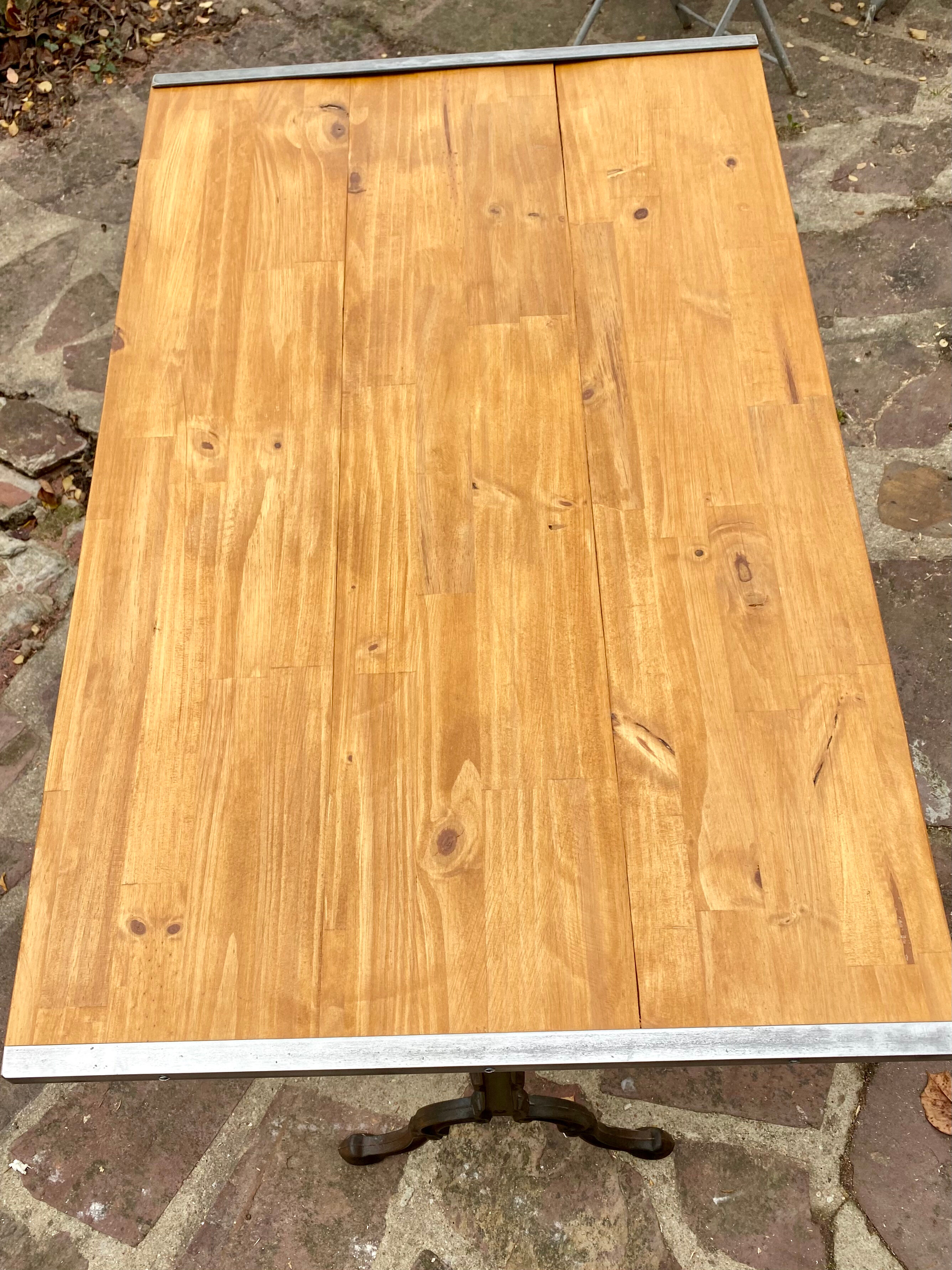 Table bistrot pied fonte Godin