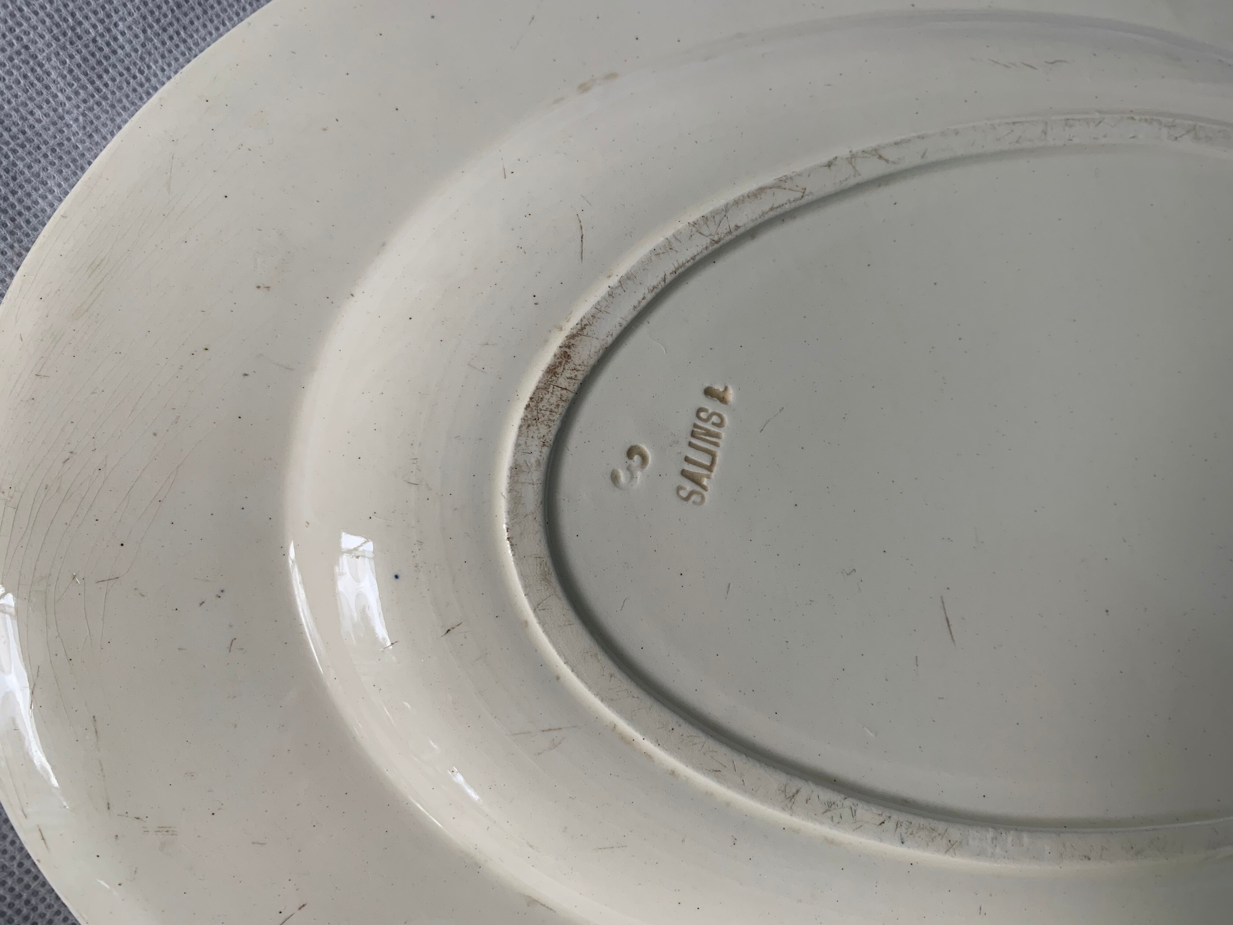 Lot of 12 old flat plates and 2 dishes, Terre de fer Henri II Salins