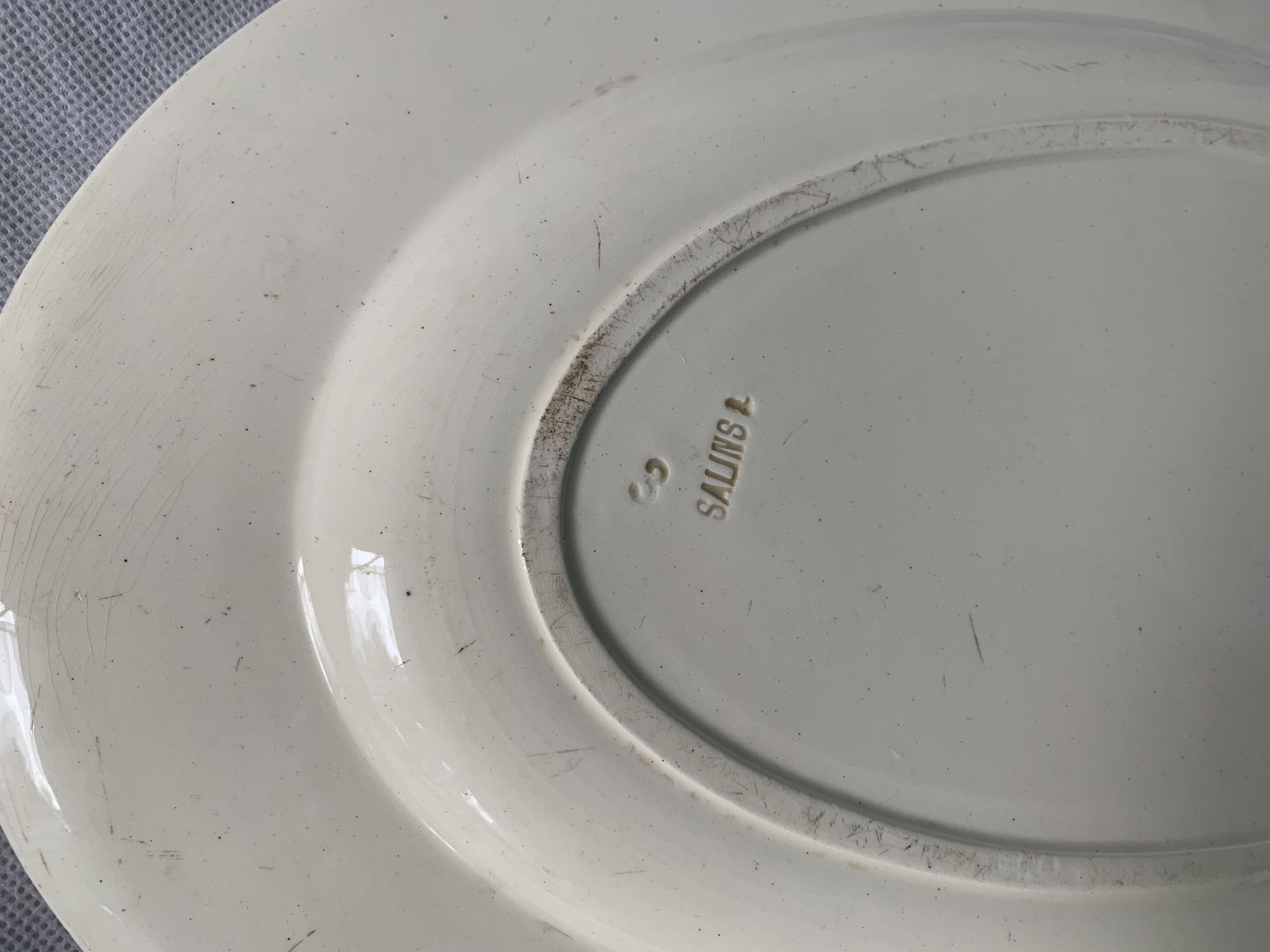 Lot of 12 old flat plates and 2 dishes, Terre de fer Henri II Salins