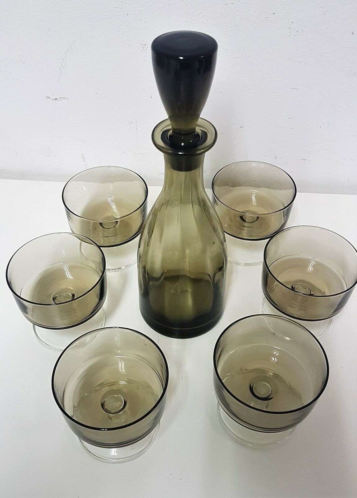 Tinted glass liquor service