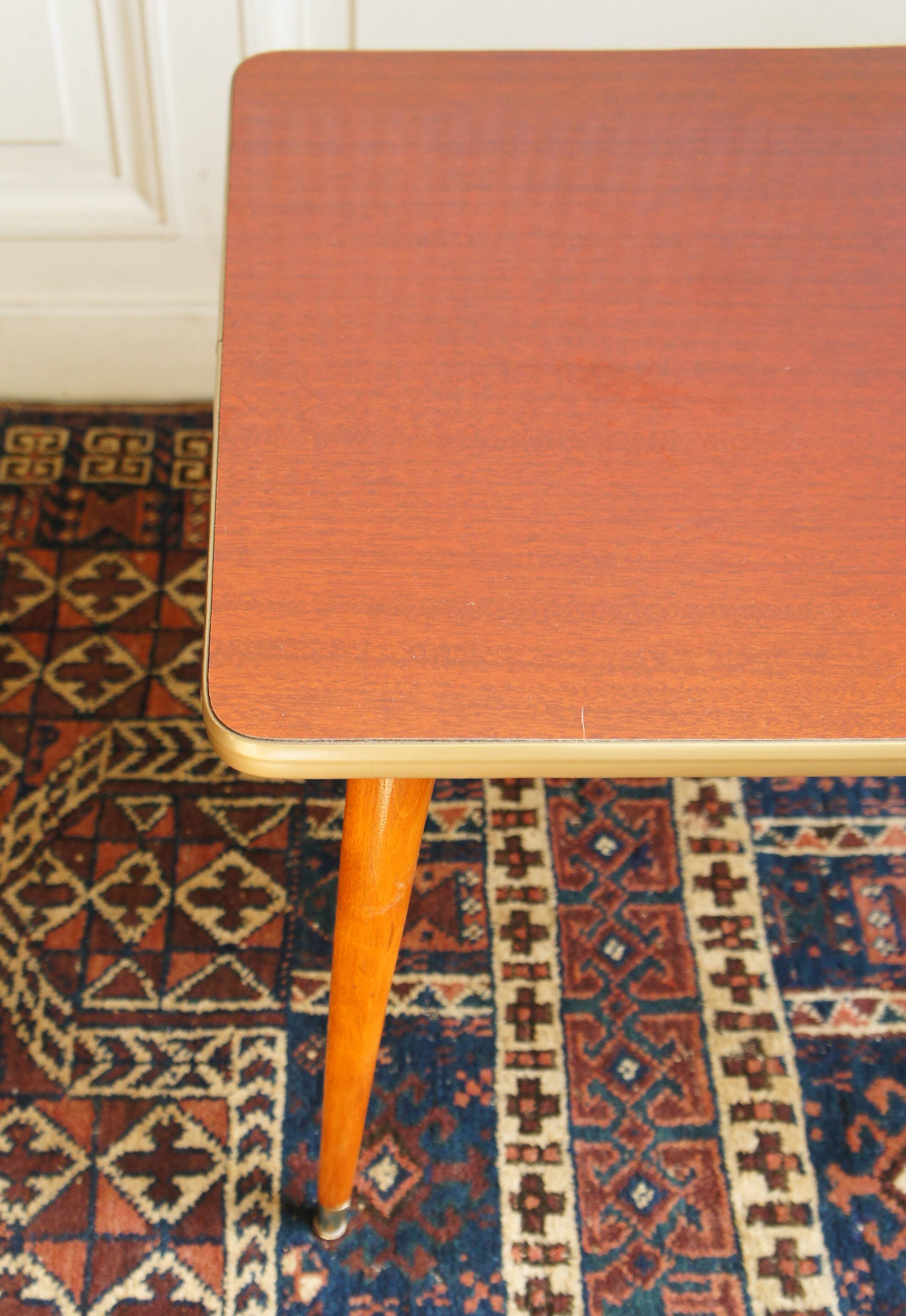 Table d'appoint en formica & bois