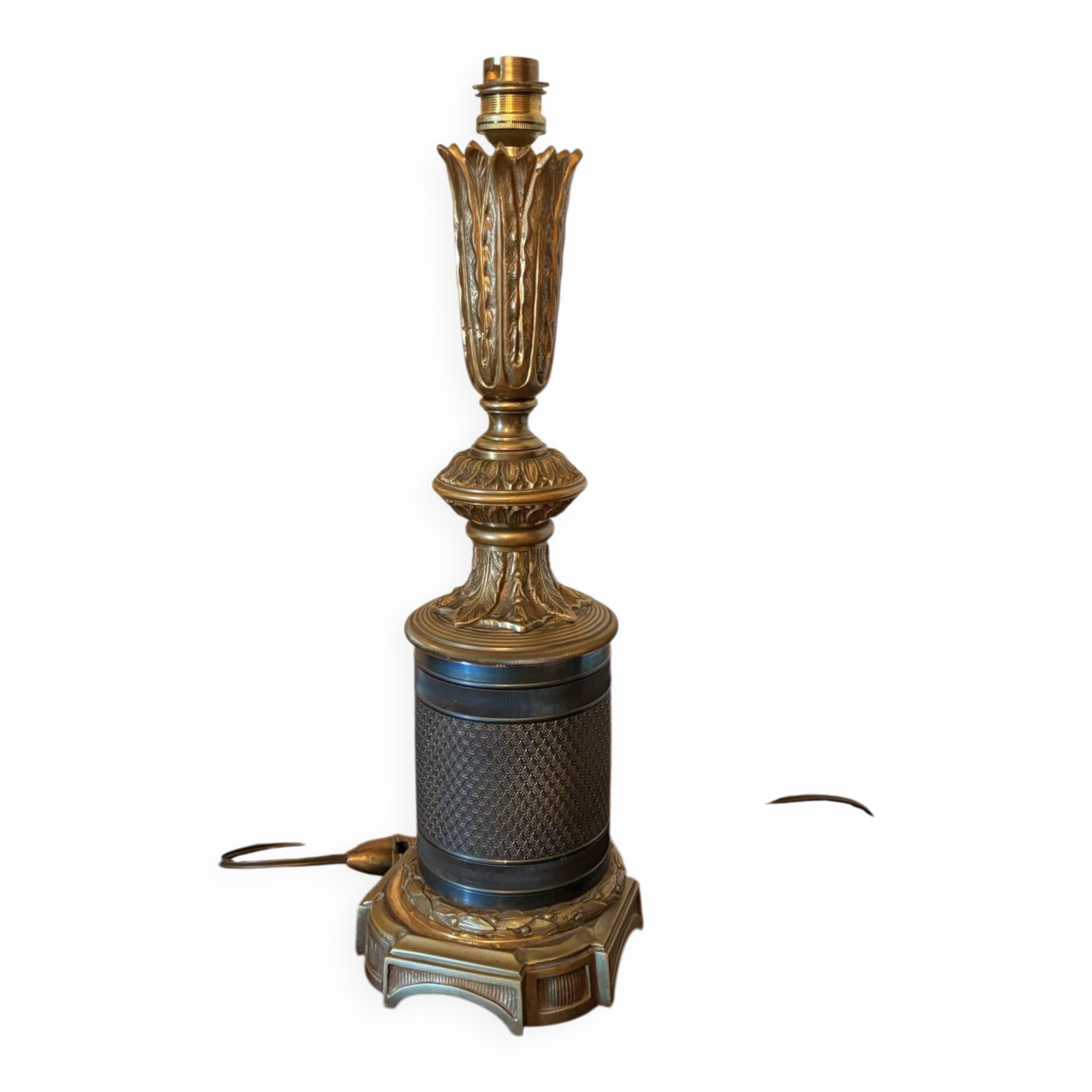 Pied de lampe en bronze
