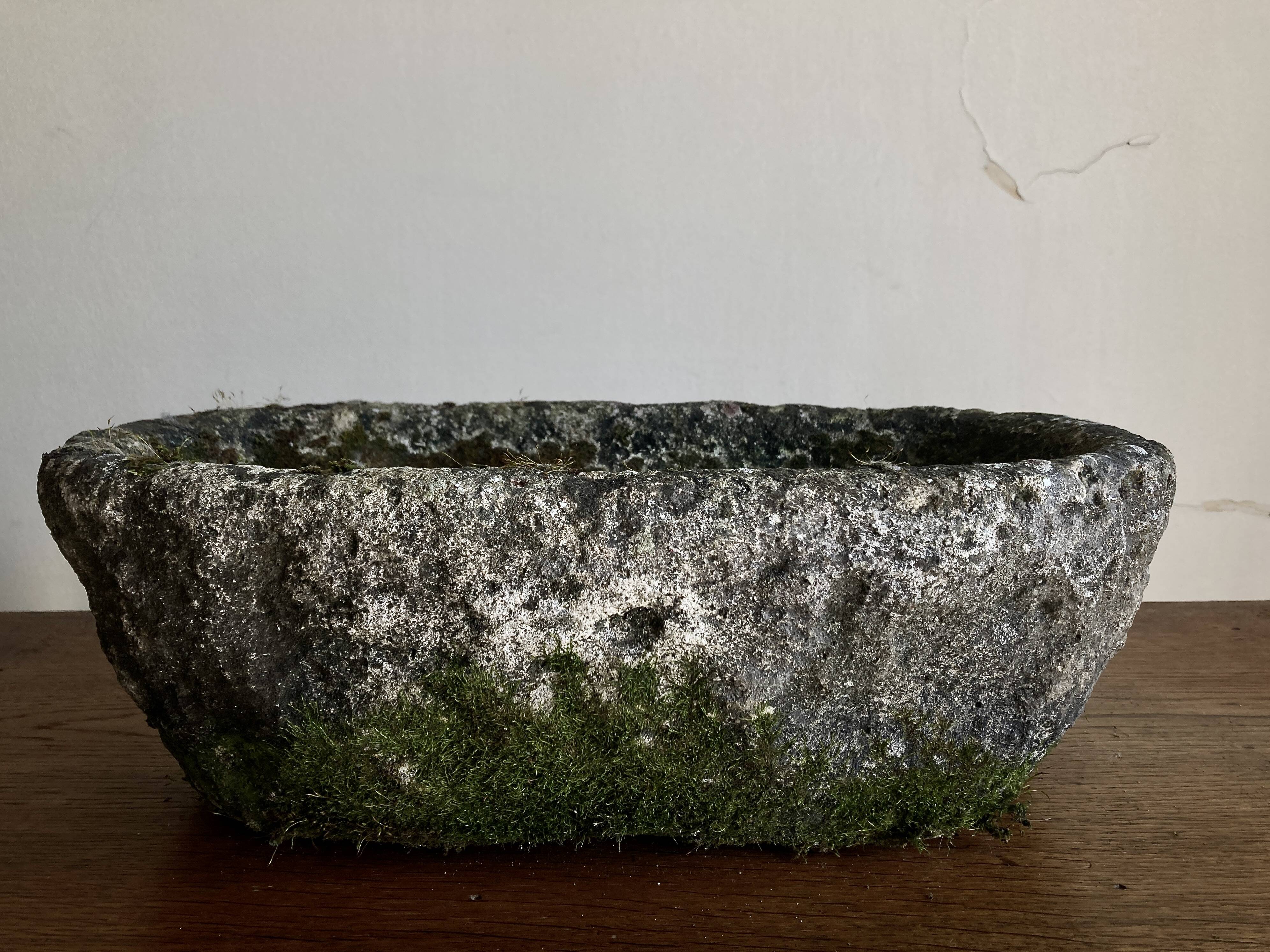 Jardinière de pierre creusée massive 1950