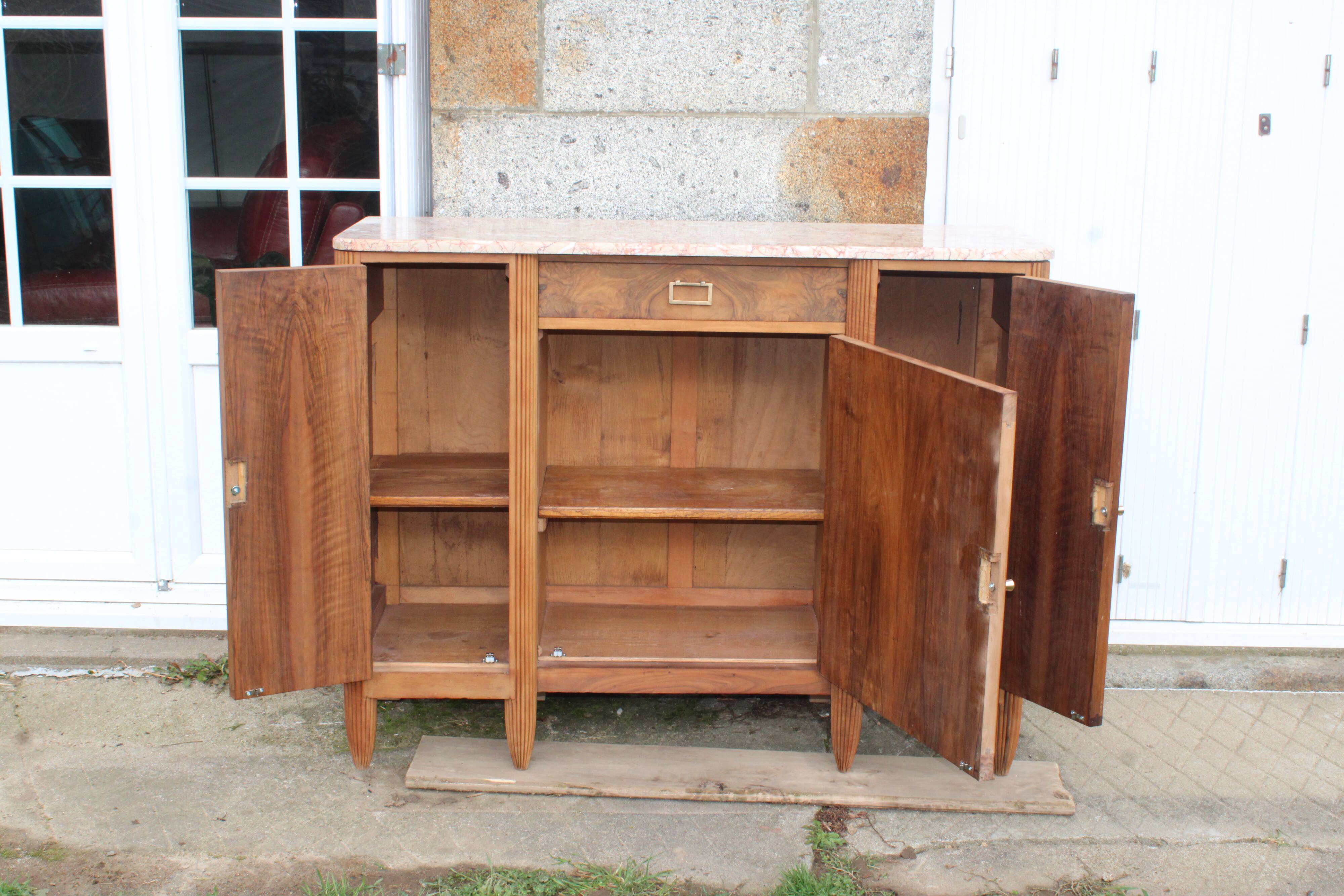 Art Deco sideboard in solid walnut and veneer – pink marble top