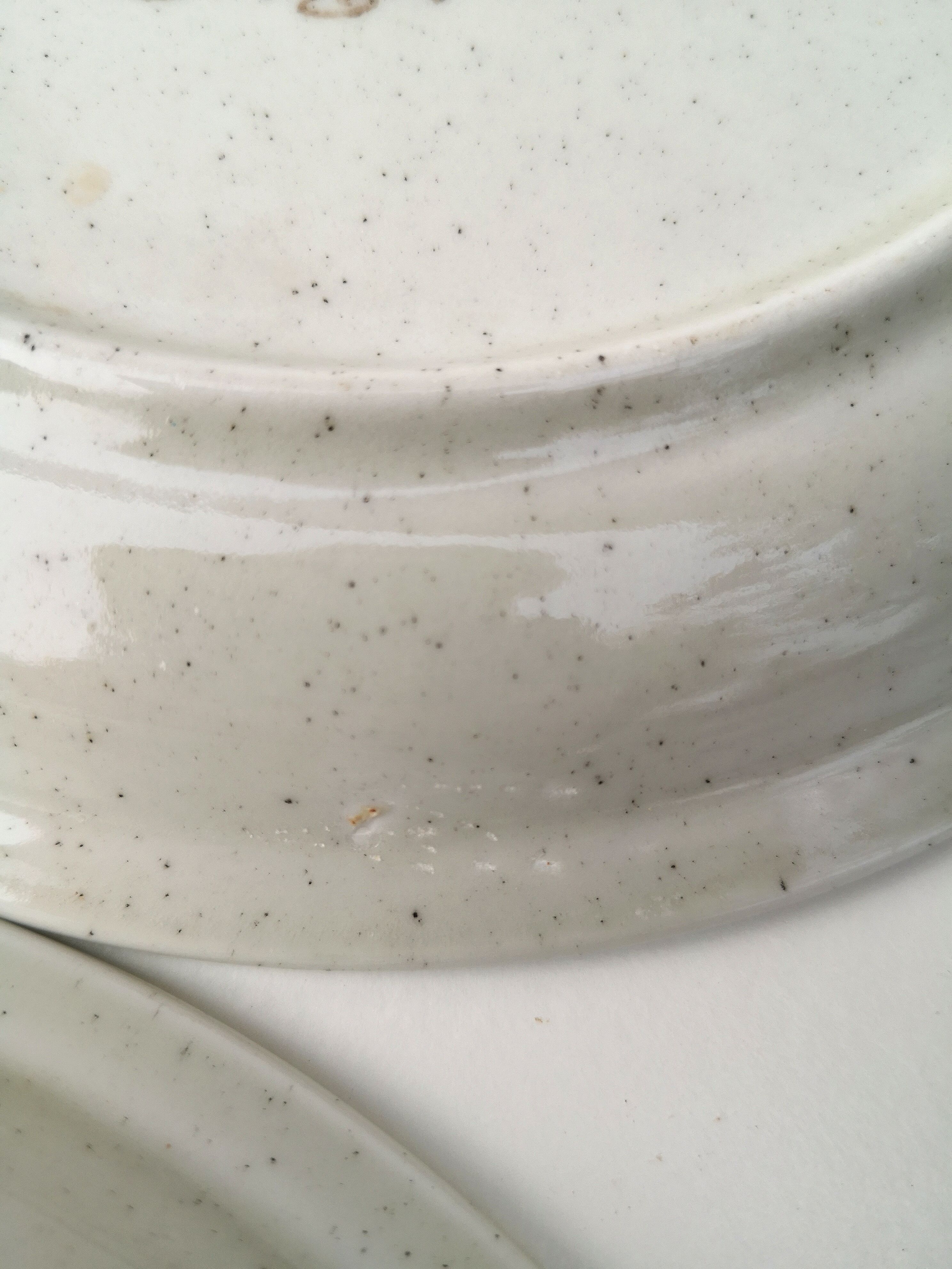 Set of 4 dessert plates and 1 “Thistle” bowl