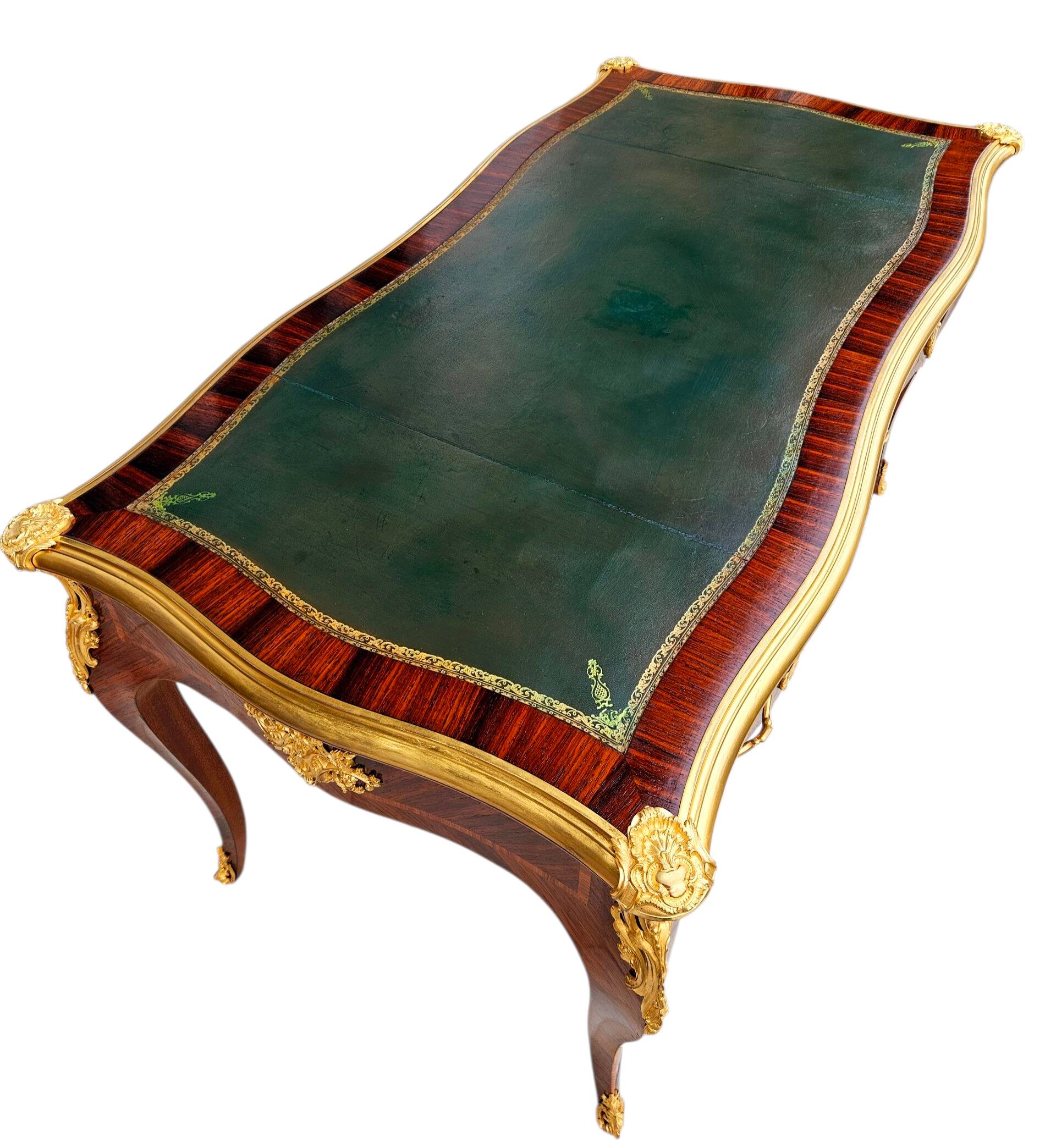 Bureau en marqueterie et bronze doré signé rinck à paris