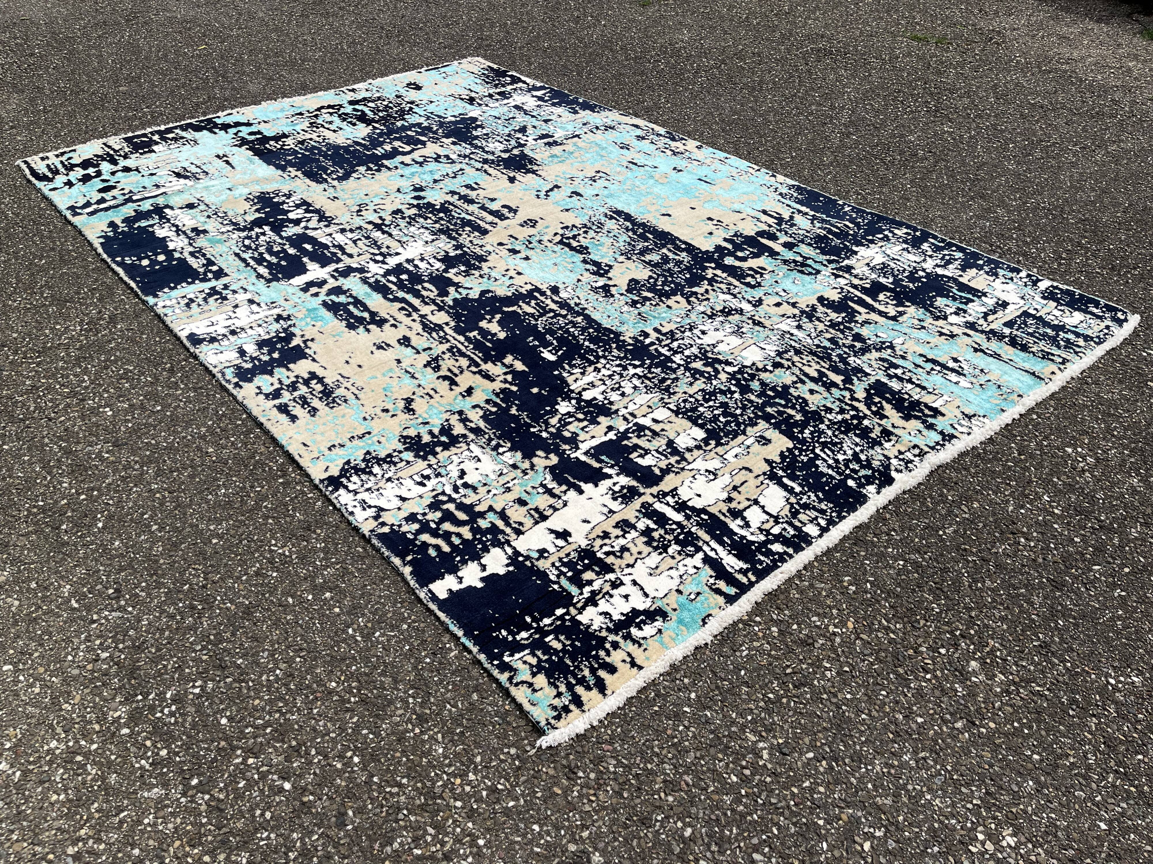 Vintage rugs, Pakistan in wool and silk