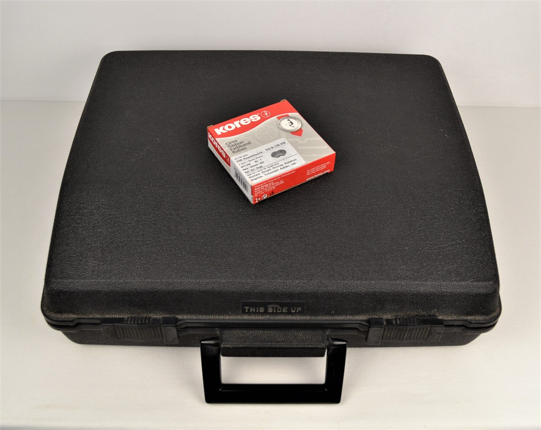 Brother deluxe 262tr mechanical typewriter - new tape