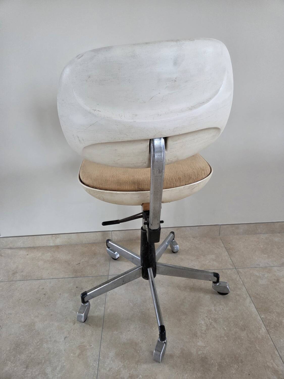 Stollgiroflex office chair in the space age design style.