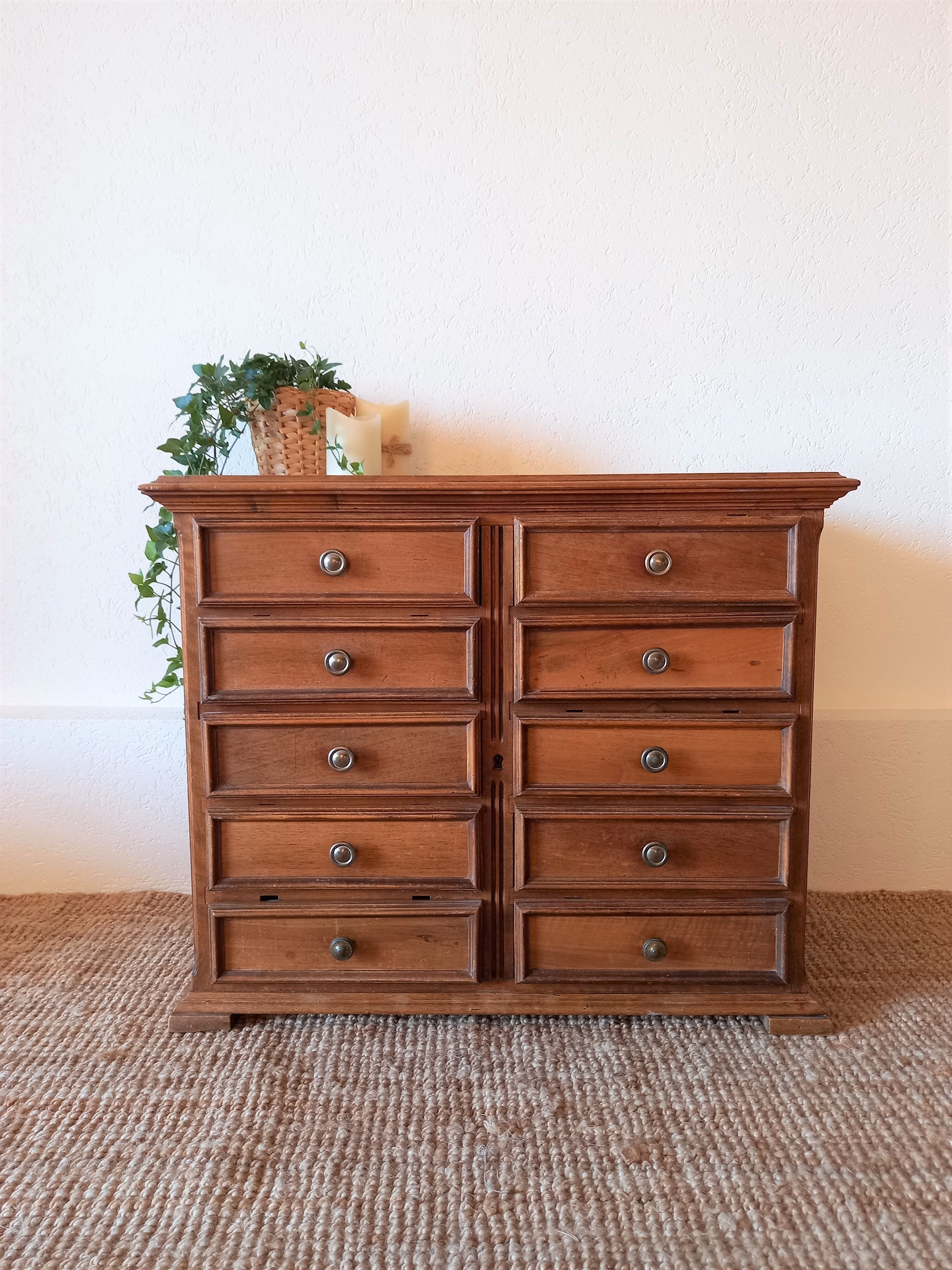 Trade furniture