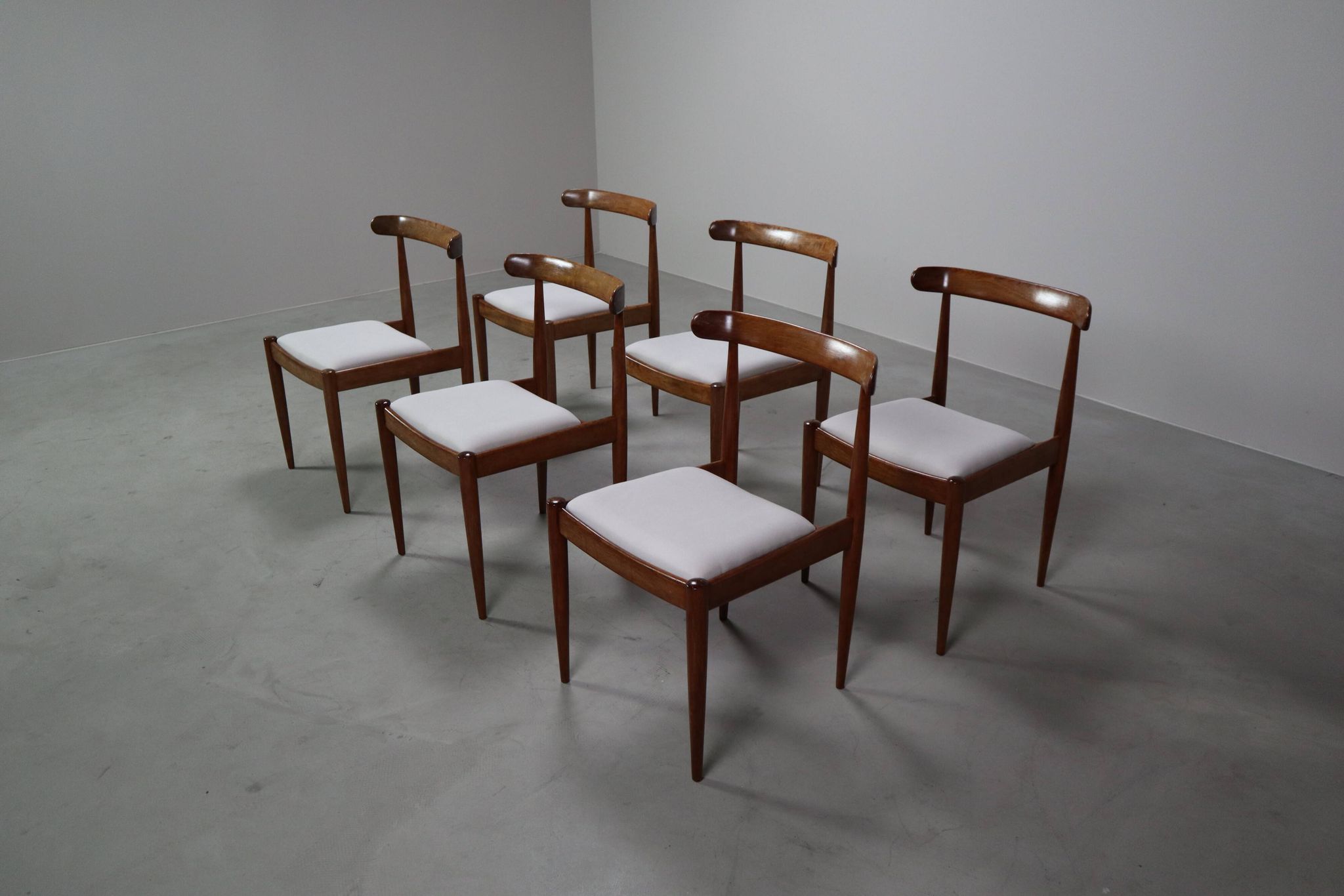 Set of six Alfred Hendrickx Model 500 dining chairs in Rosewood,