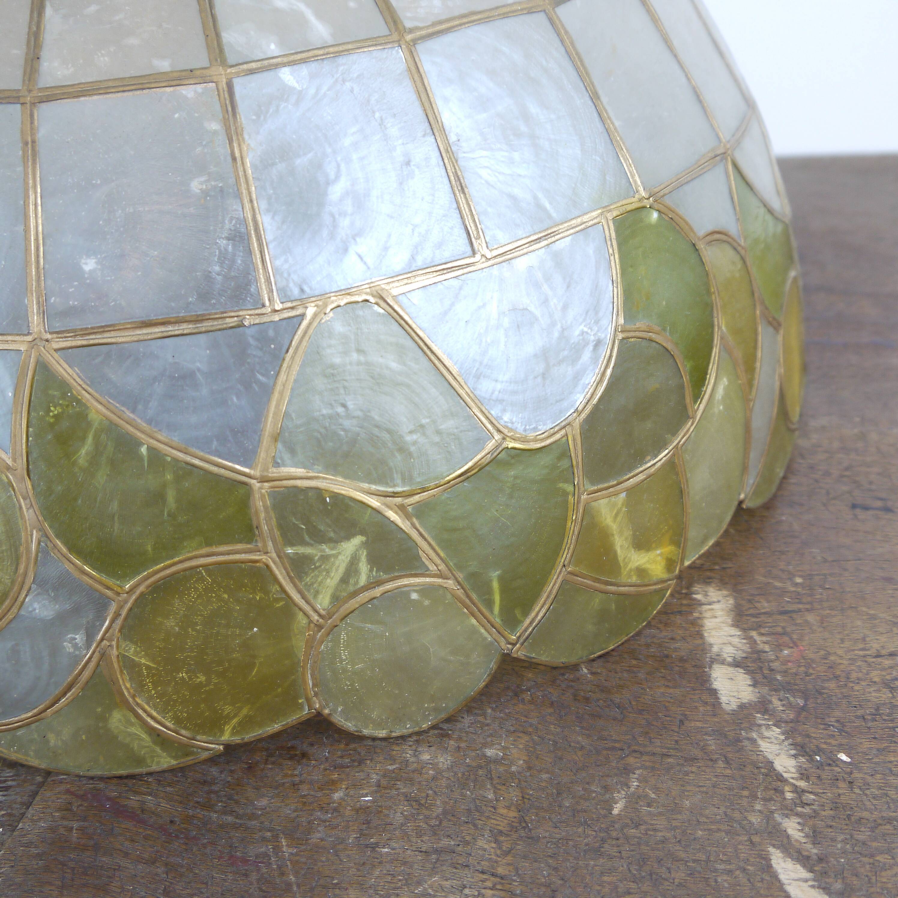 Large hanging in green mother-of-pearl and brass