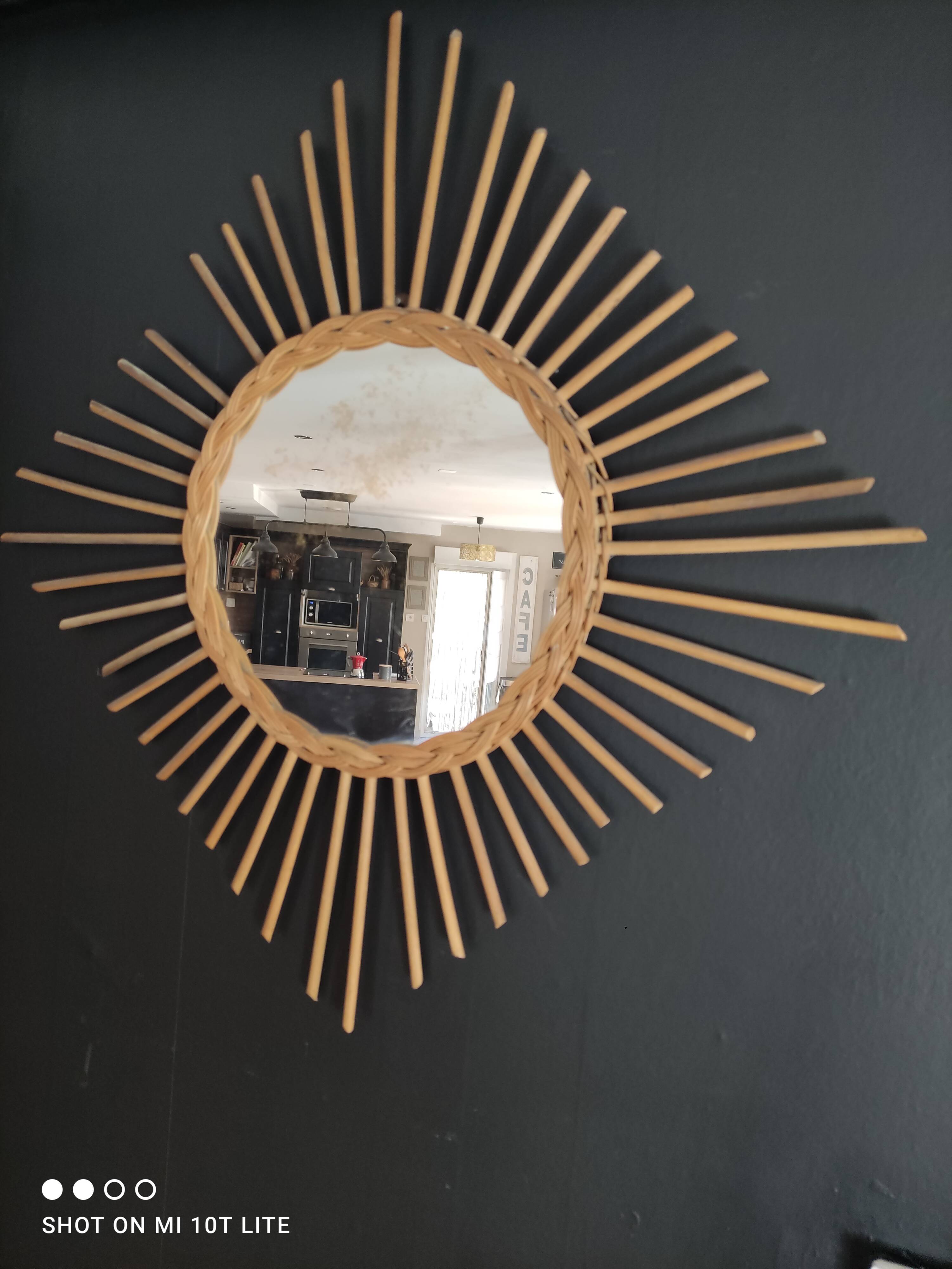 Miroir soleil vintage en rotin