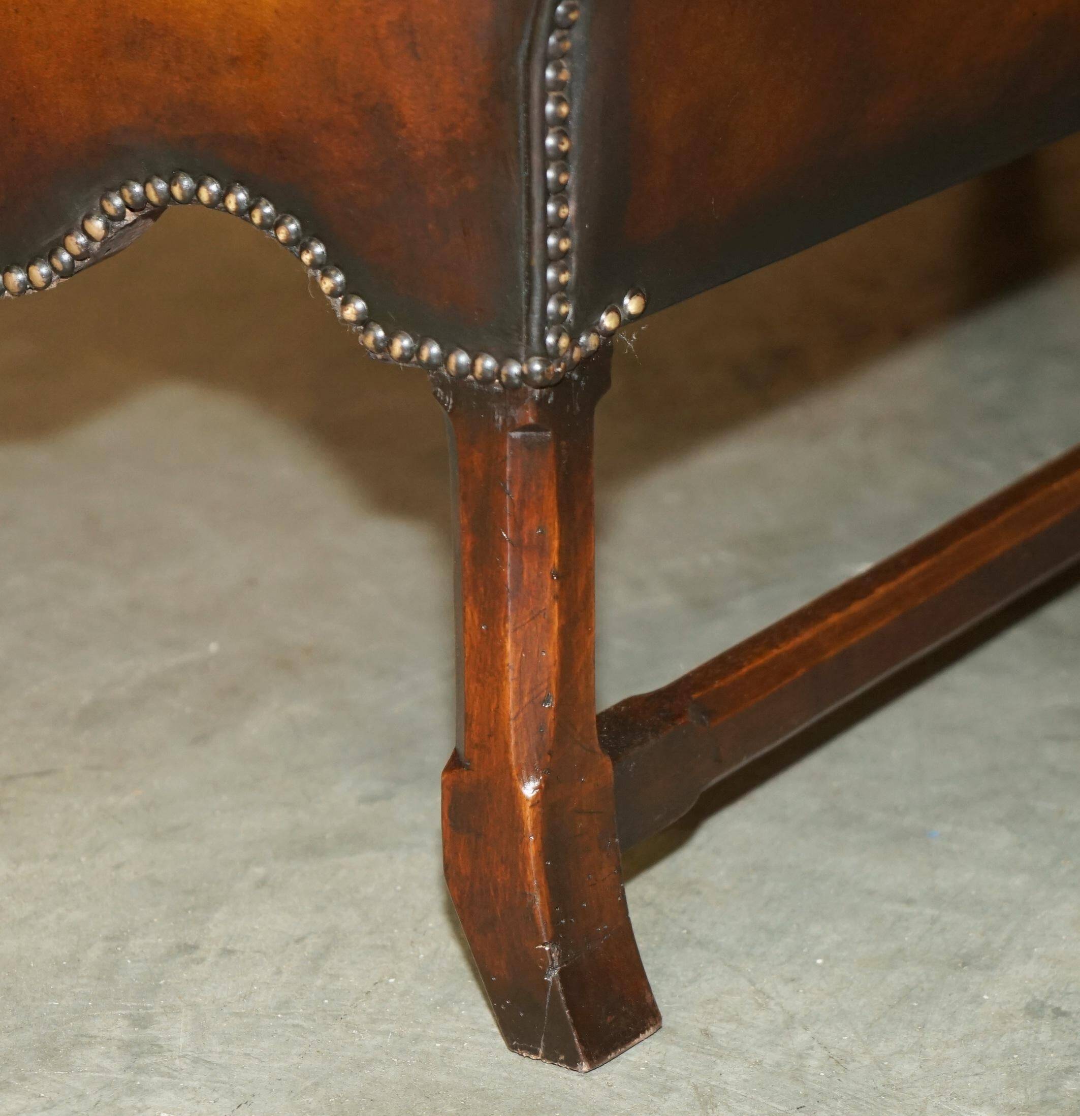 Victorian restored George II style high-back leather canapé