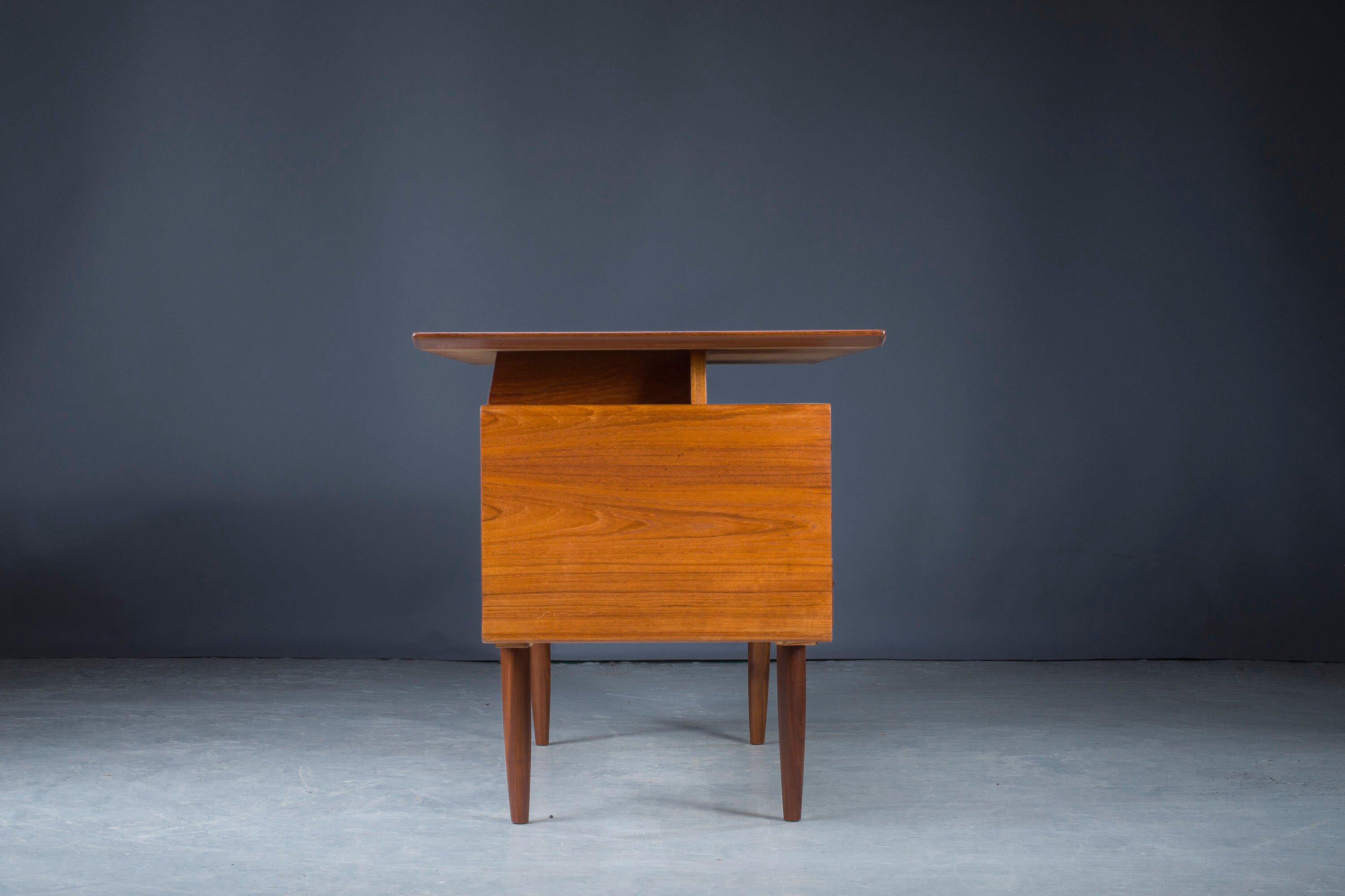 Mid-Century Danish Desk in Teak, 1970s