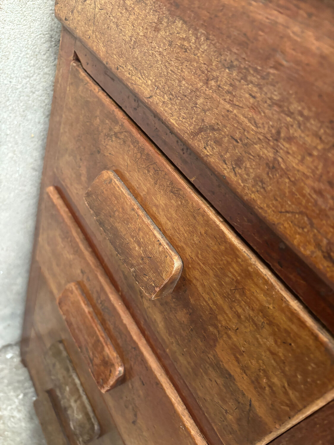 Atypical trade furniture
