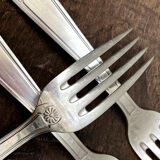 6 silver forks with flower pattern