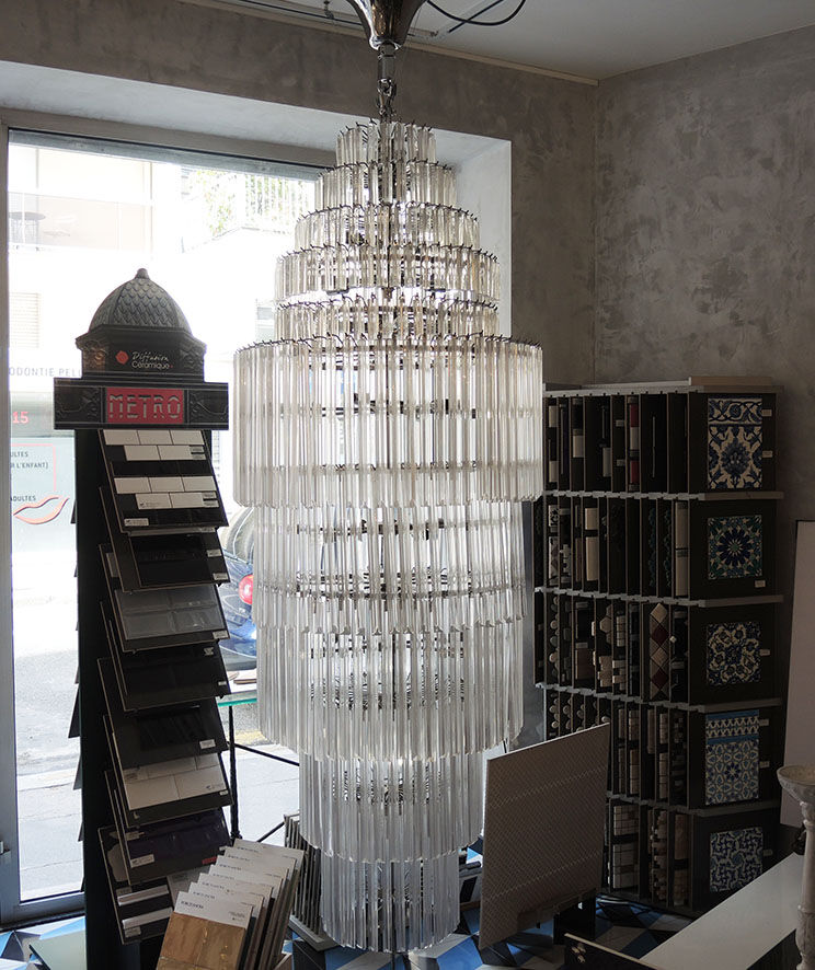 Monumental chandelier of art deco style in metal & crystal